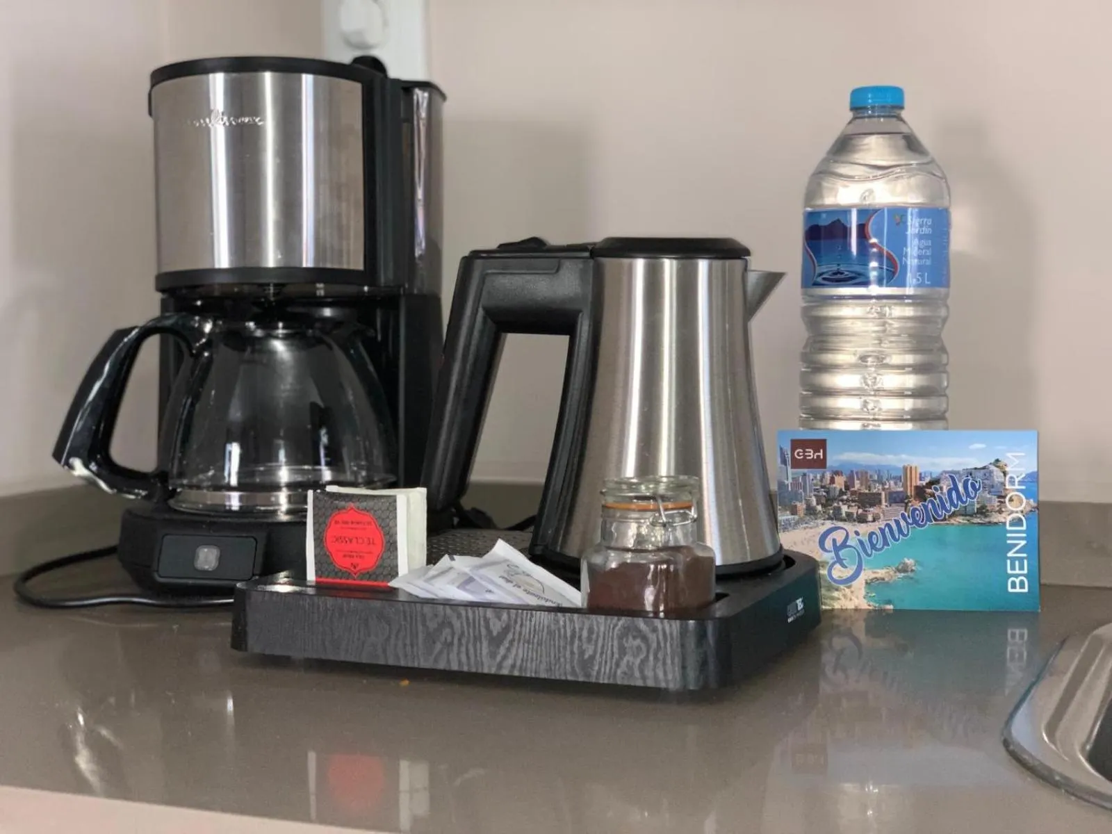 Coffee/tea facilities in GBH Hotel-Apartamentos Caballito de Mar