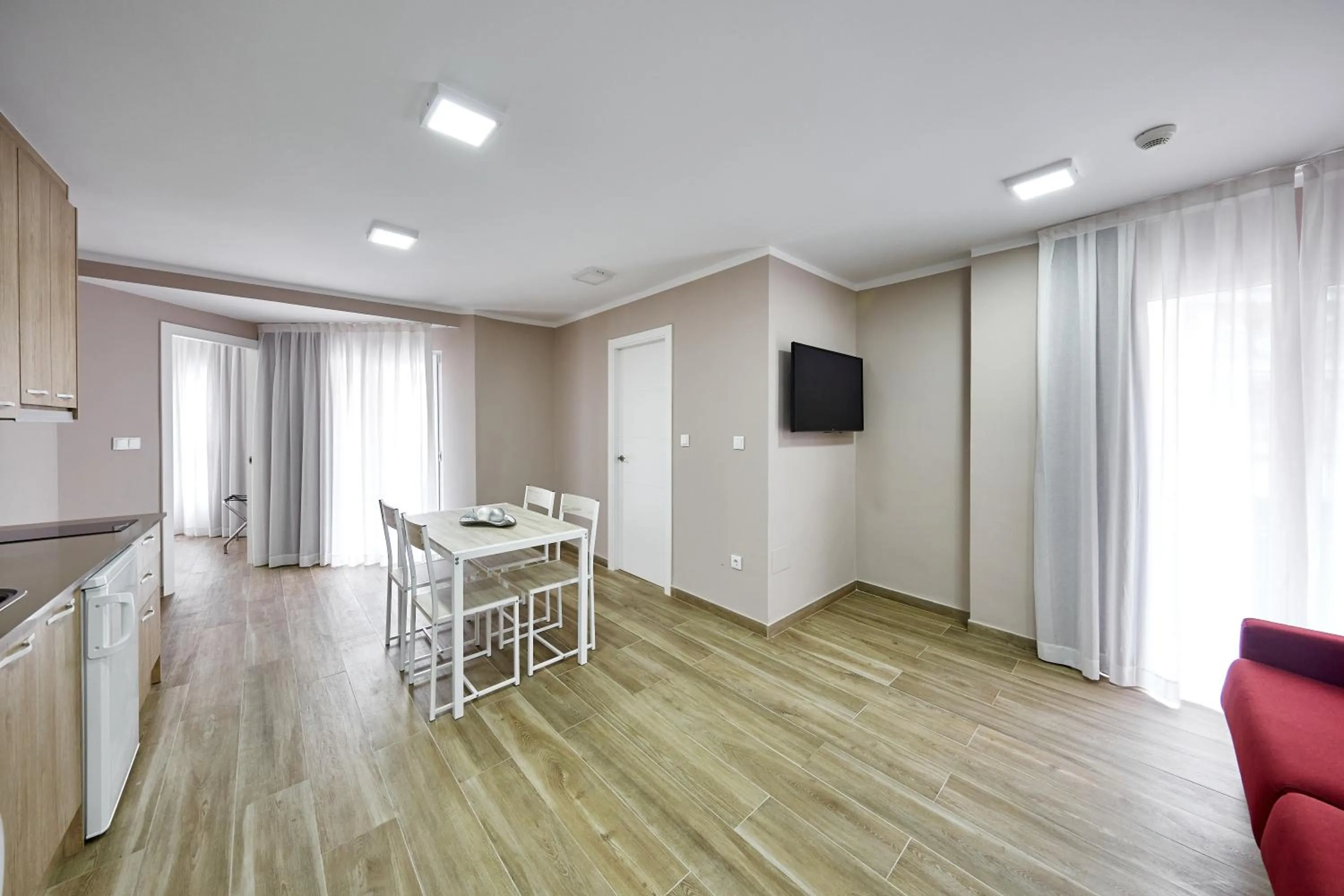 TV and multimedia in GBH Hotel-Apartamentos Caballito de Mar