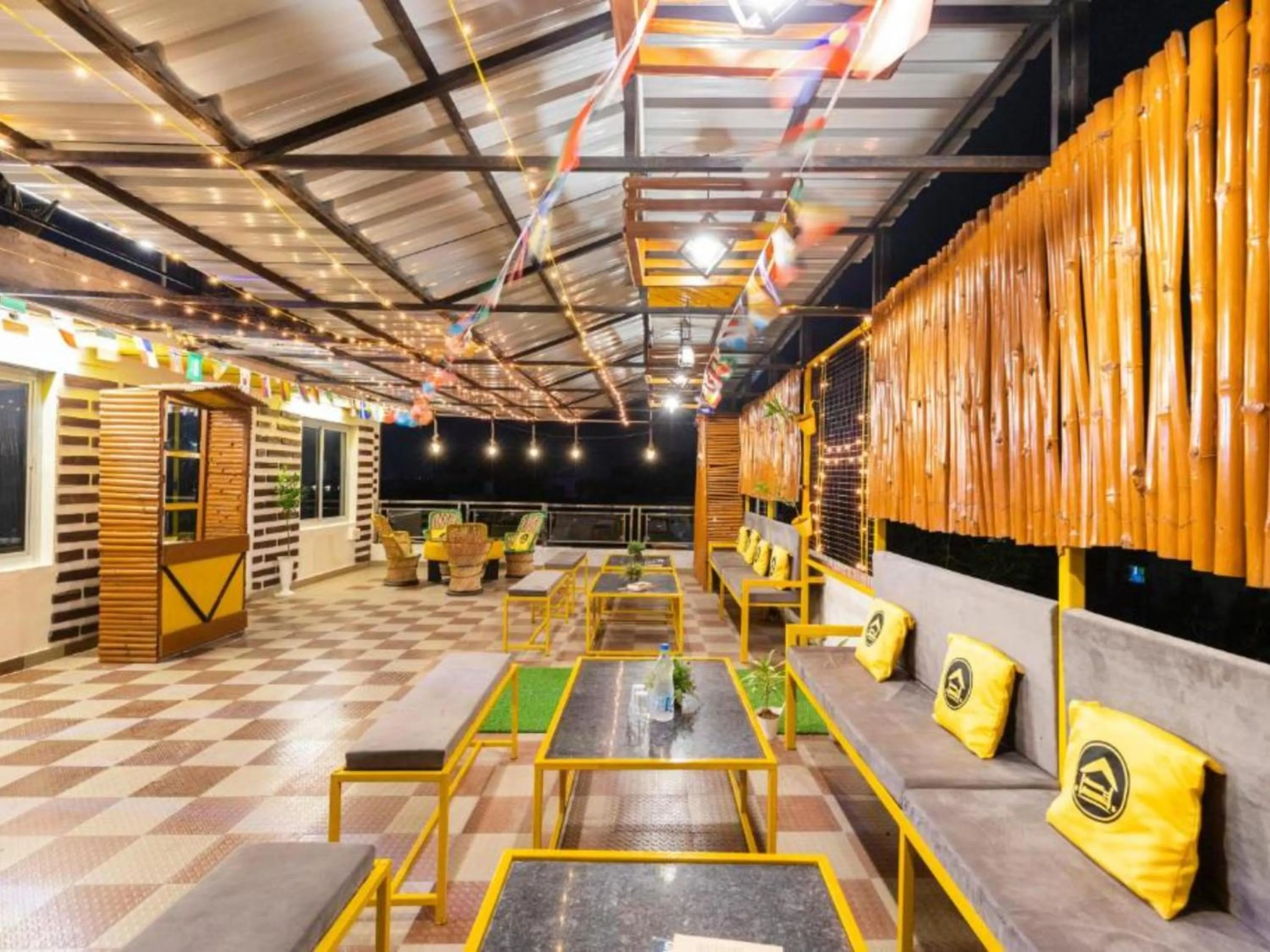 Restaurant/places to eat in The Hosteller Agra