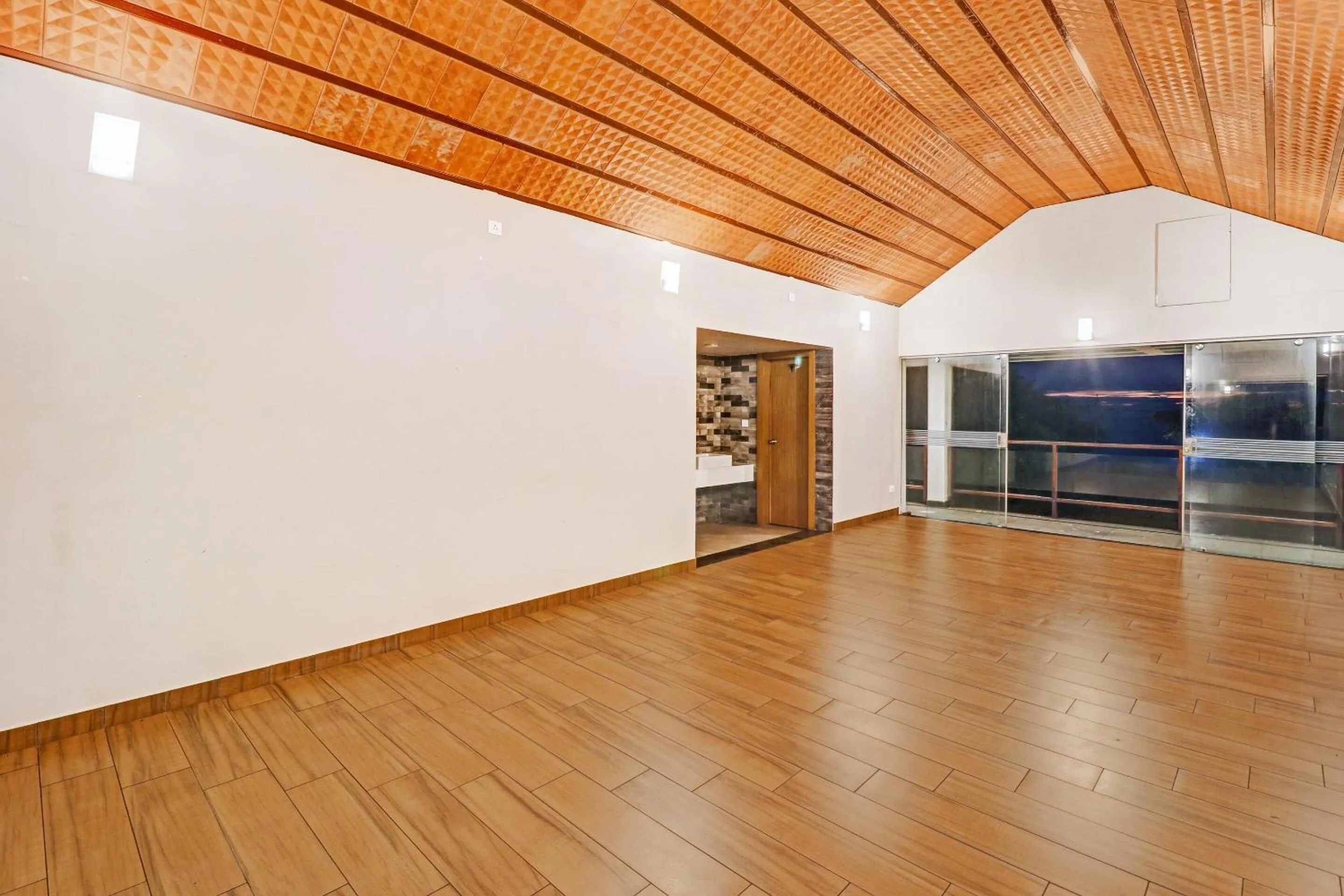 Lobby or reception in Super OAK Edassery's Sealine Villa Stay