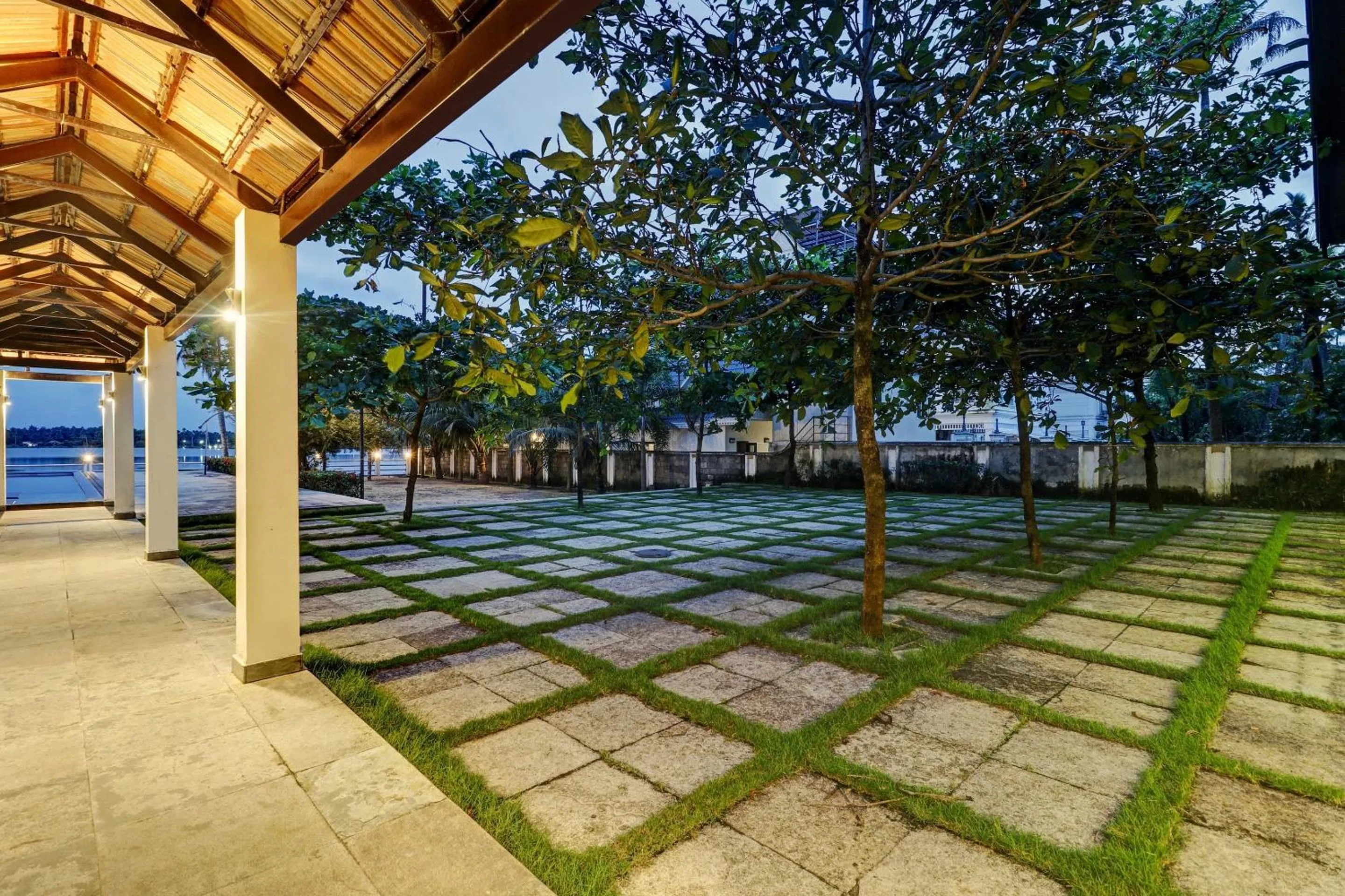 Garden in Super OAK Edassery's Sealine Villa Stay