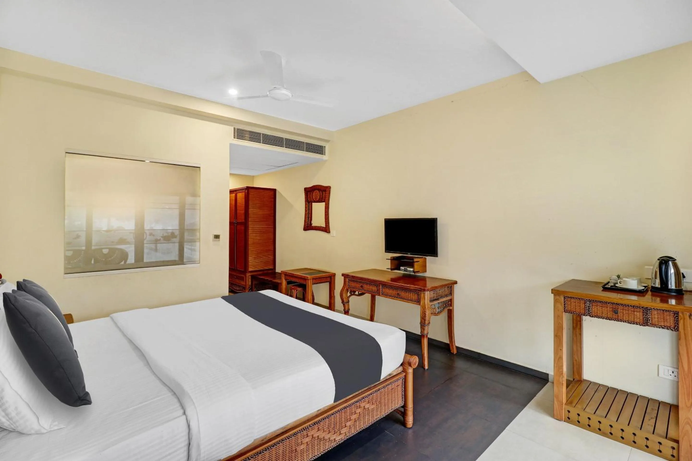 Lobby or reception, Bed in Super OAK Edassery's Sealine Villa Stay