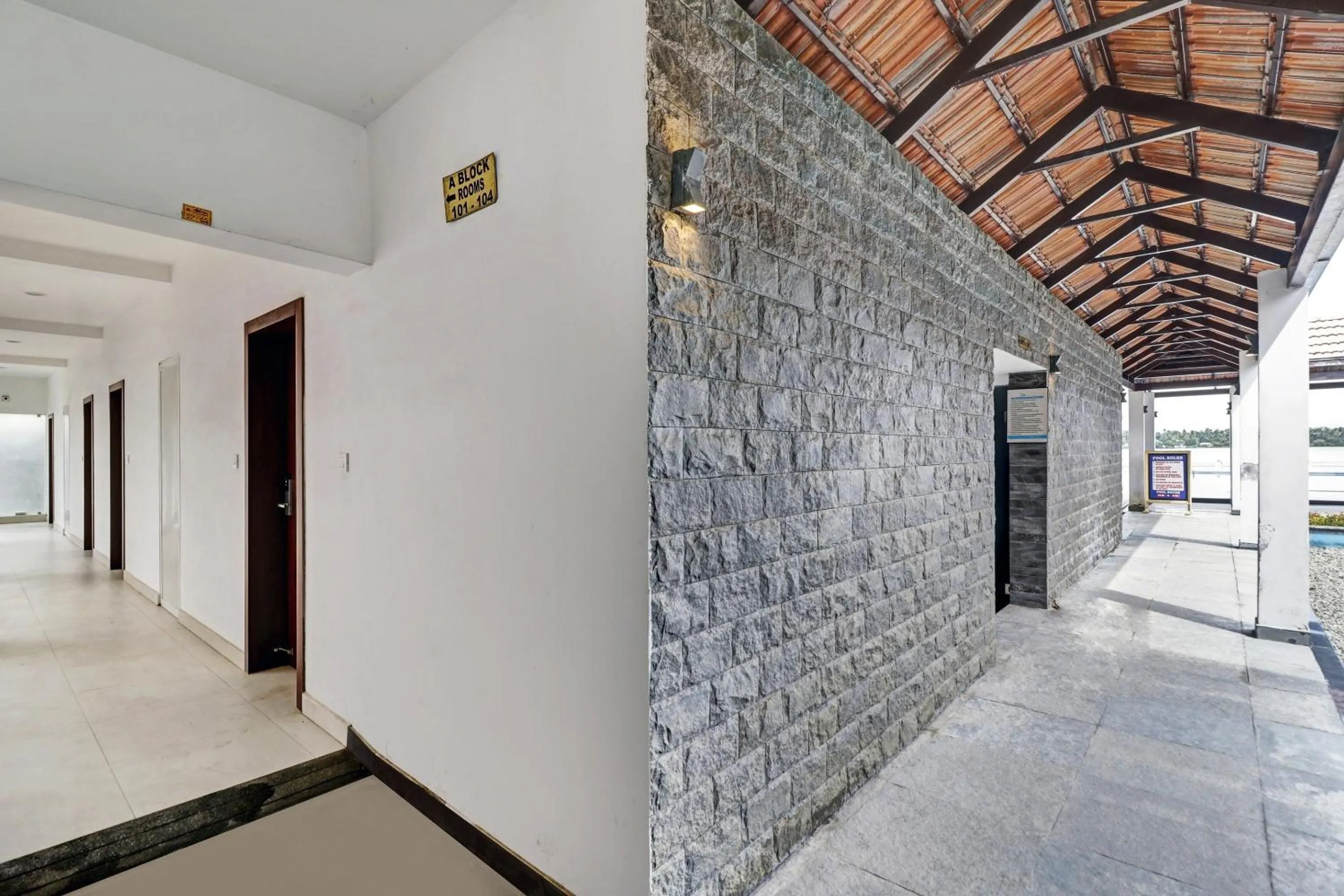 Lobby or reception in Super OAK Edassery's Sealine Villa Stay