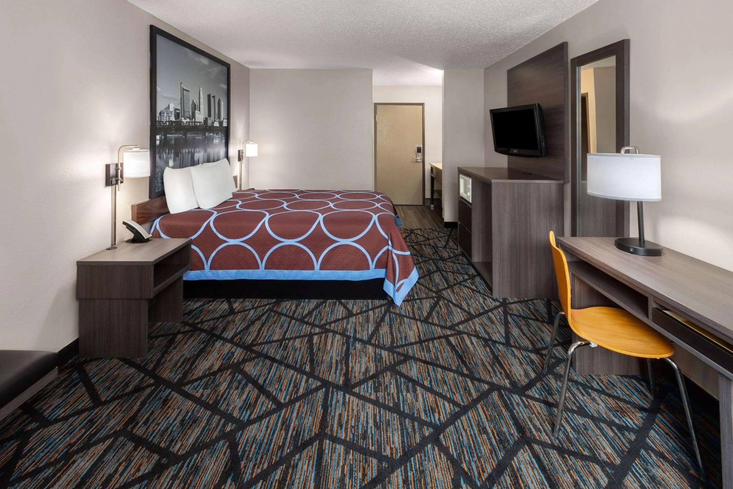 Photo of the whole room, Bed in Super 8 by Wyndham Mt. Vernon