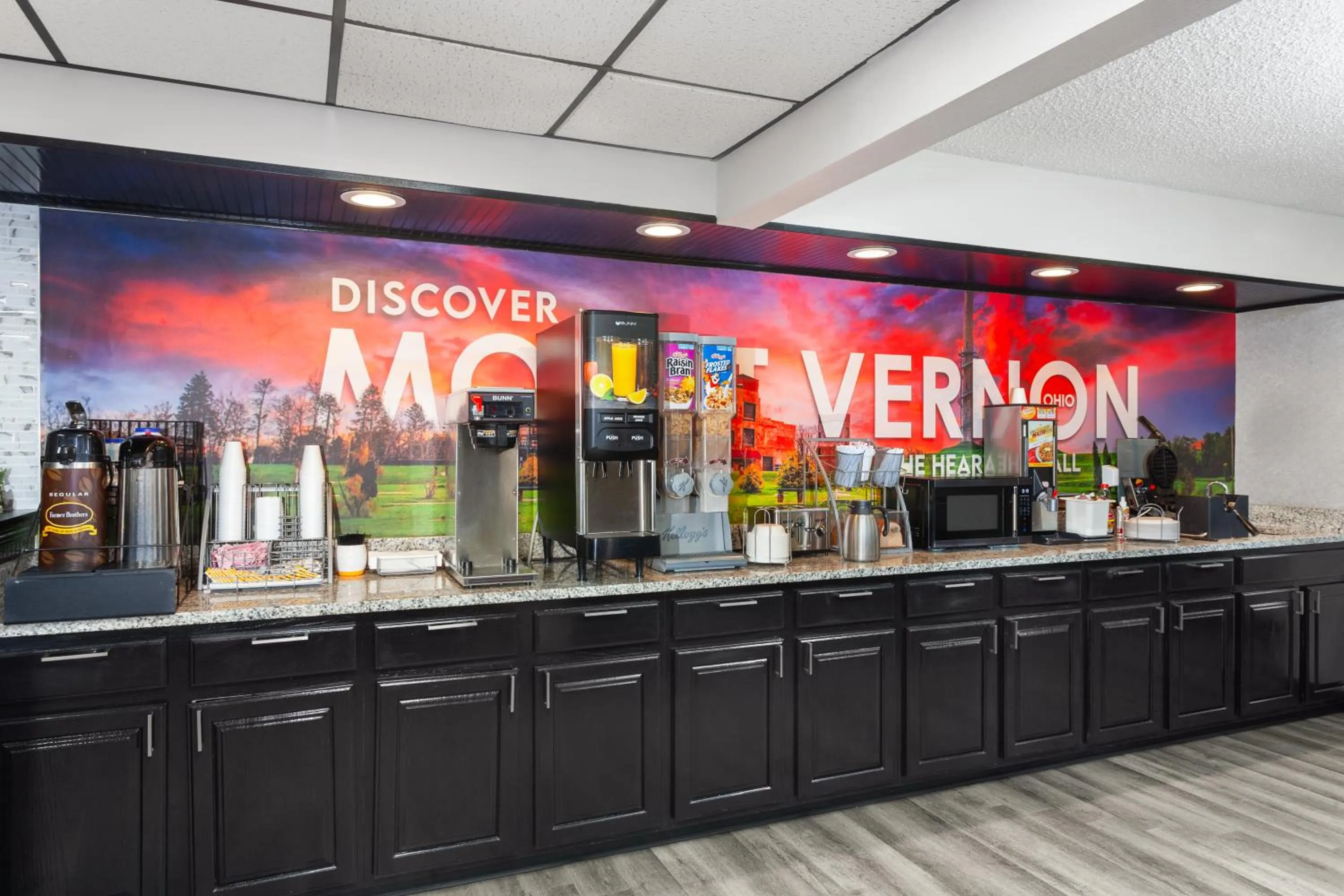 Breakfast in Super 8 by Wyndham Mt. Vernon