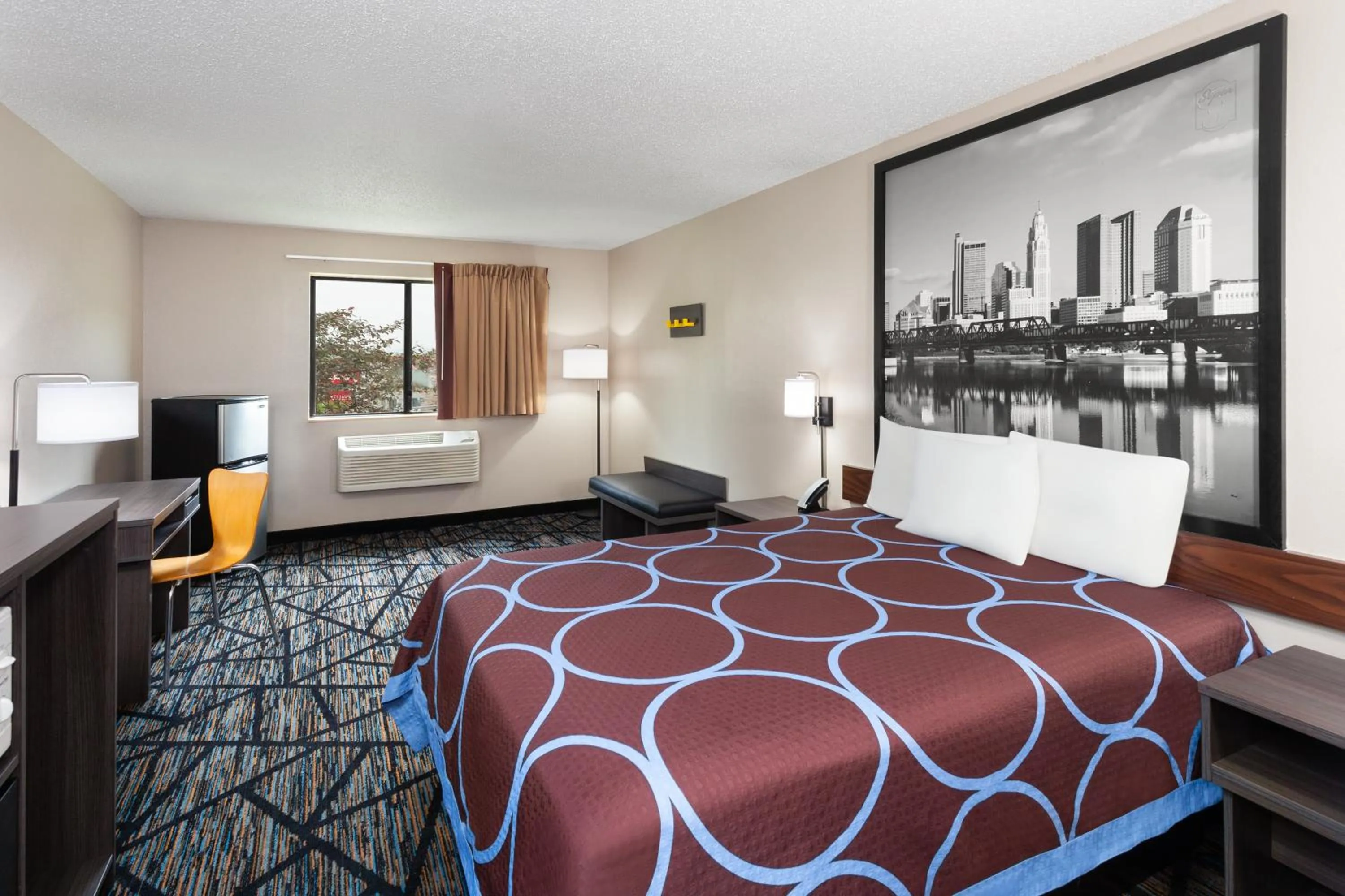 Photo of the whole room, Bed in Super 8 by Wyndham Mt. Vernon