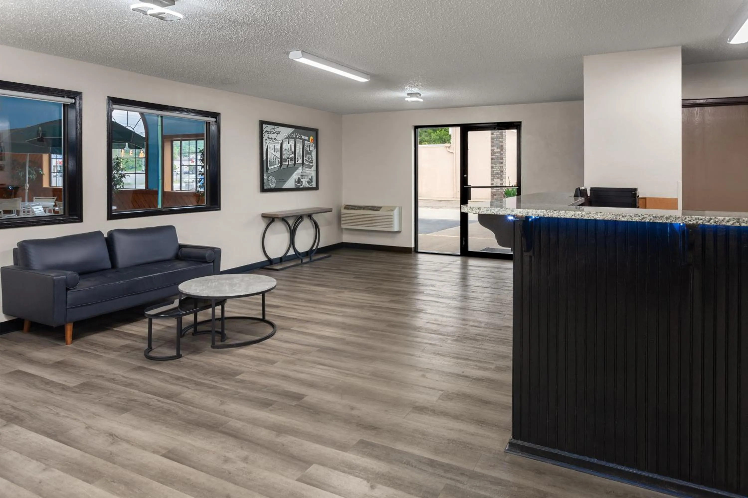 Lobby or reception in Super 8 by Wyndham Mt. Vernon