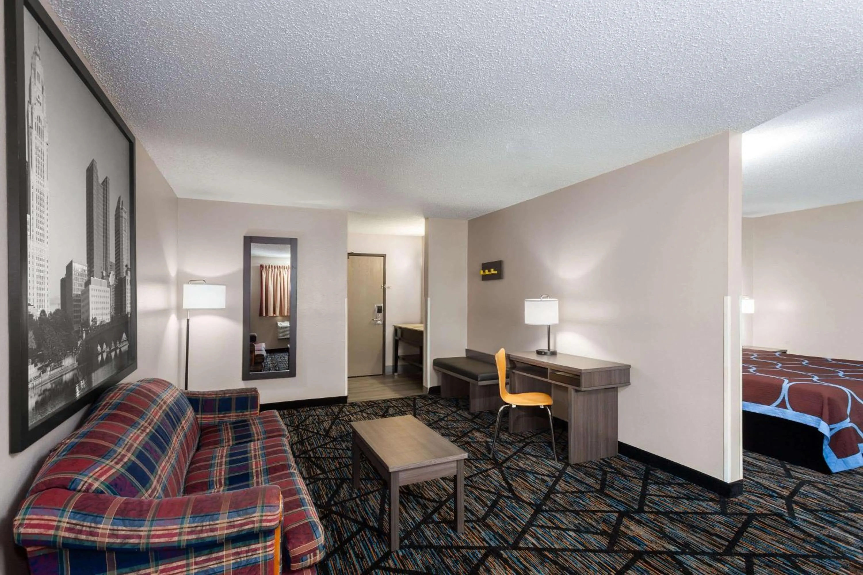 Photo of the whole room, Bed in Super 8 by Wyndham Mt. Vernon