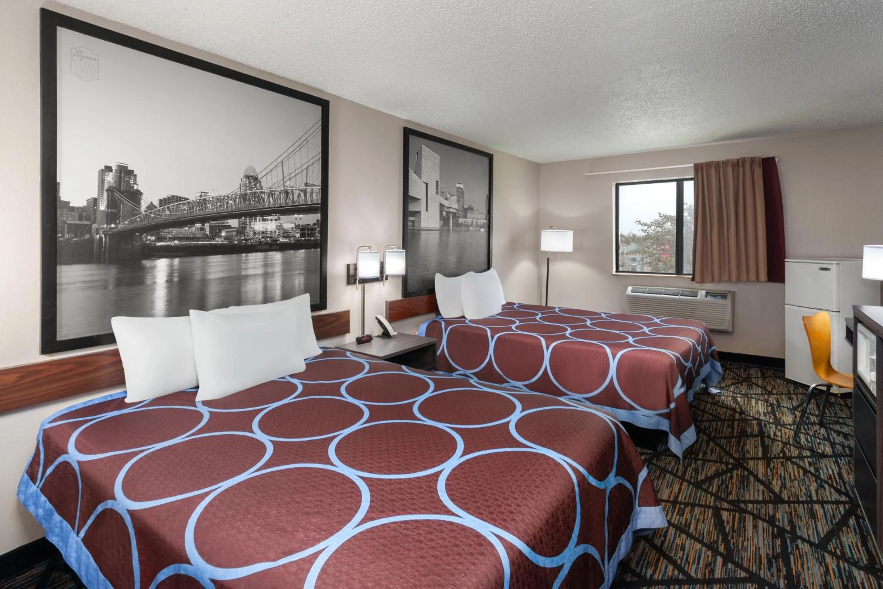 Photo of the whole room, Bed in Super 8 by Wyndham Mt. Vernon