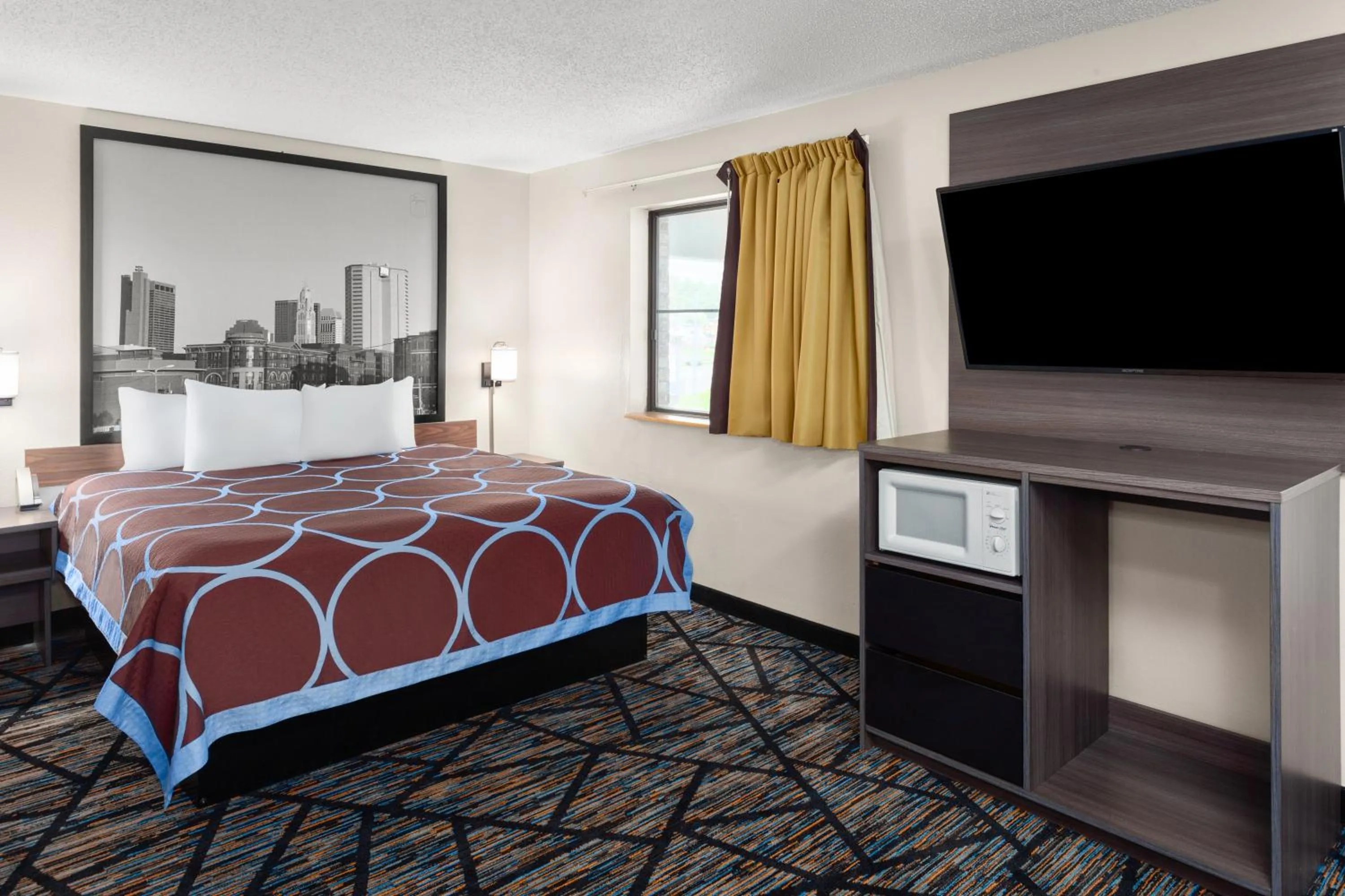 Bedroom, Bed in Super 8 by Wyndham Mt. Vernon