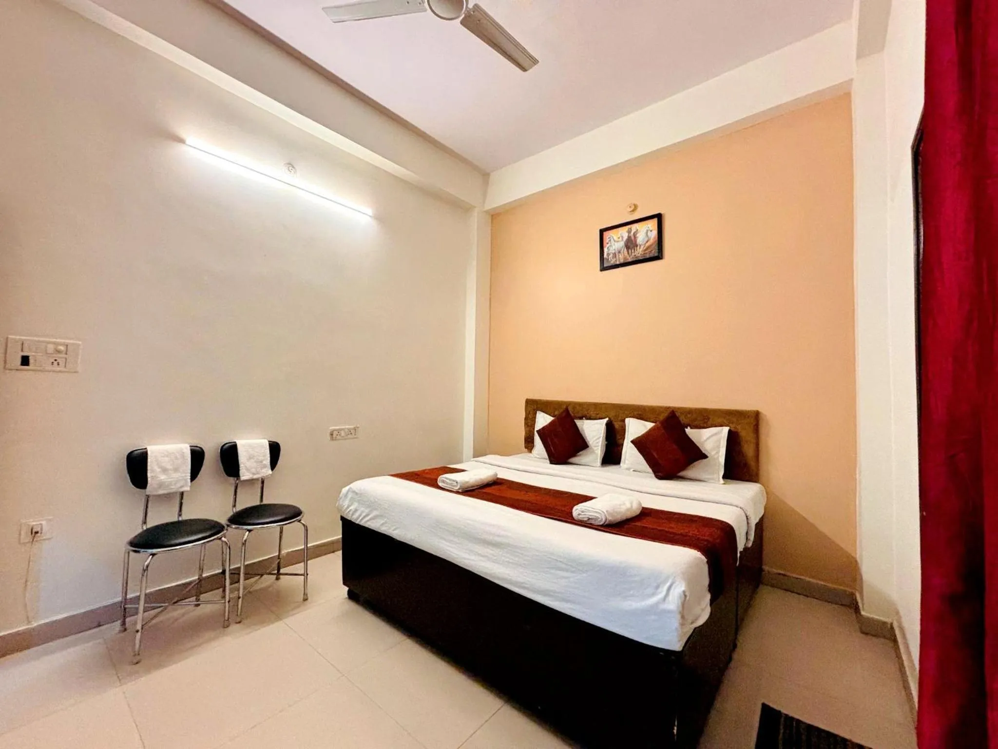 Bed in Hotel Sunrise Inn