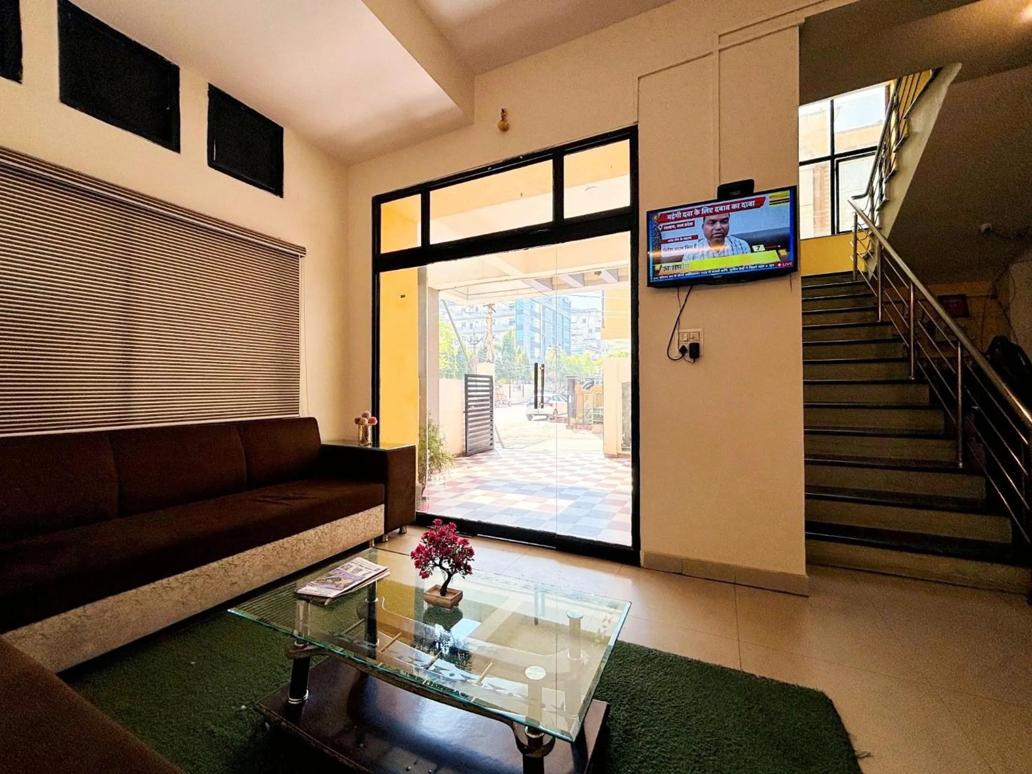 Seating area in Hotel Sunrise Inn