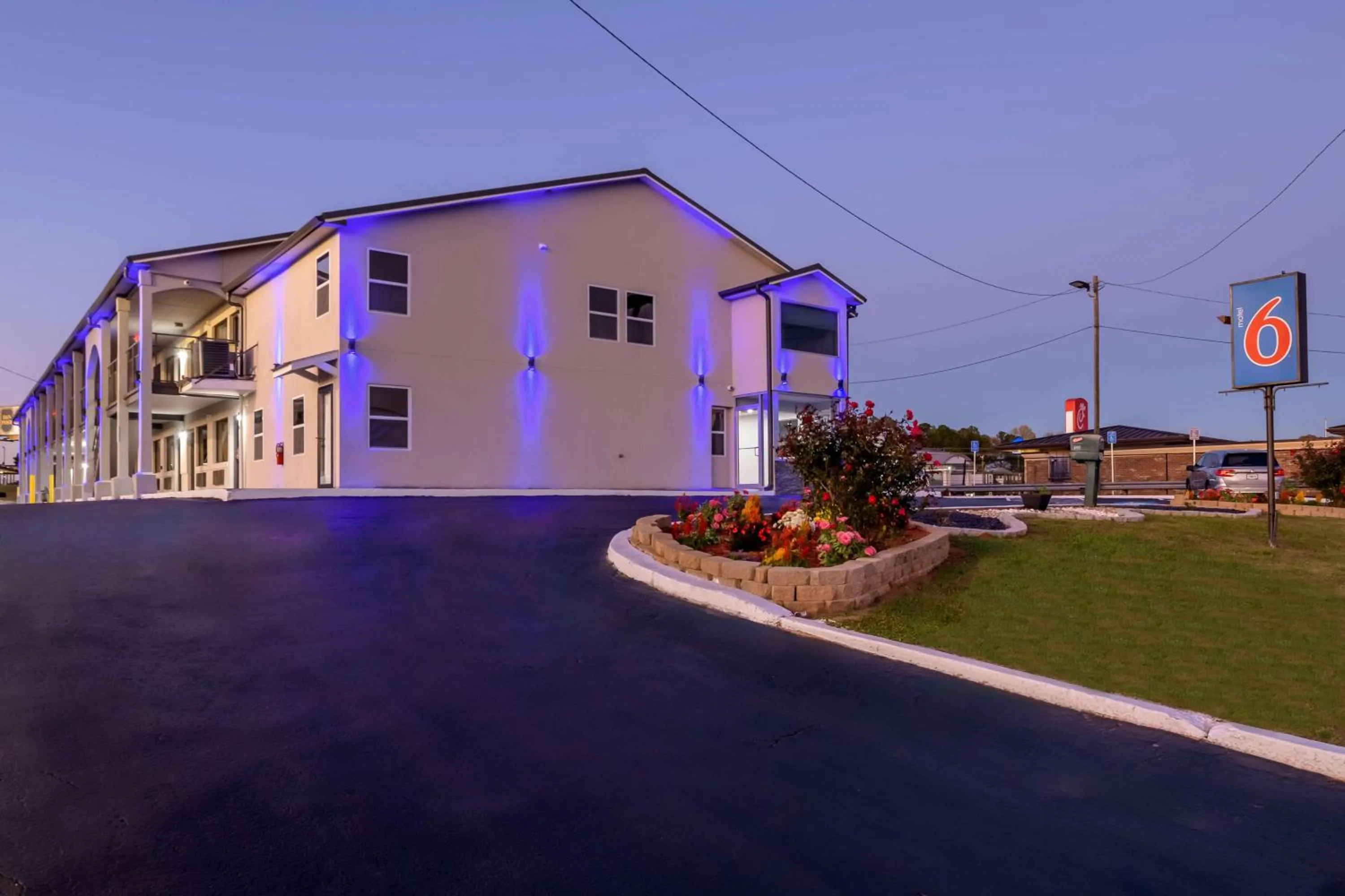 Property building in Motel 6-Commerce, GA