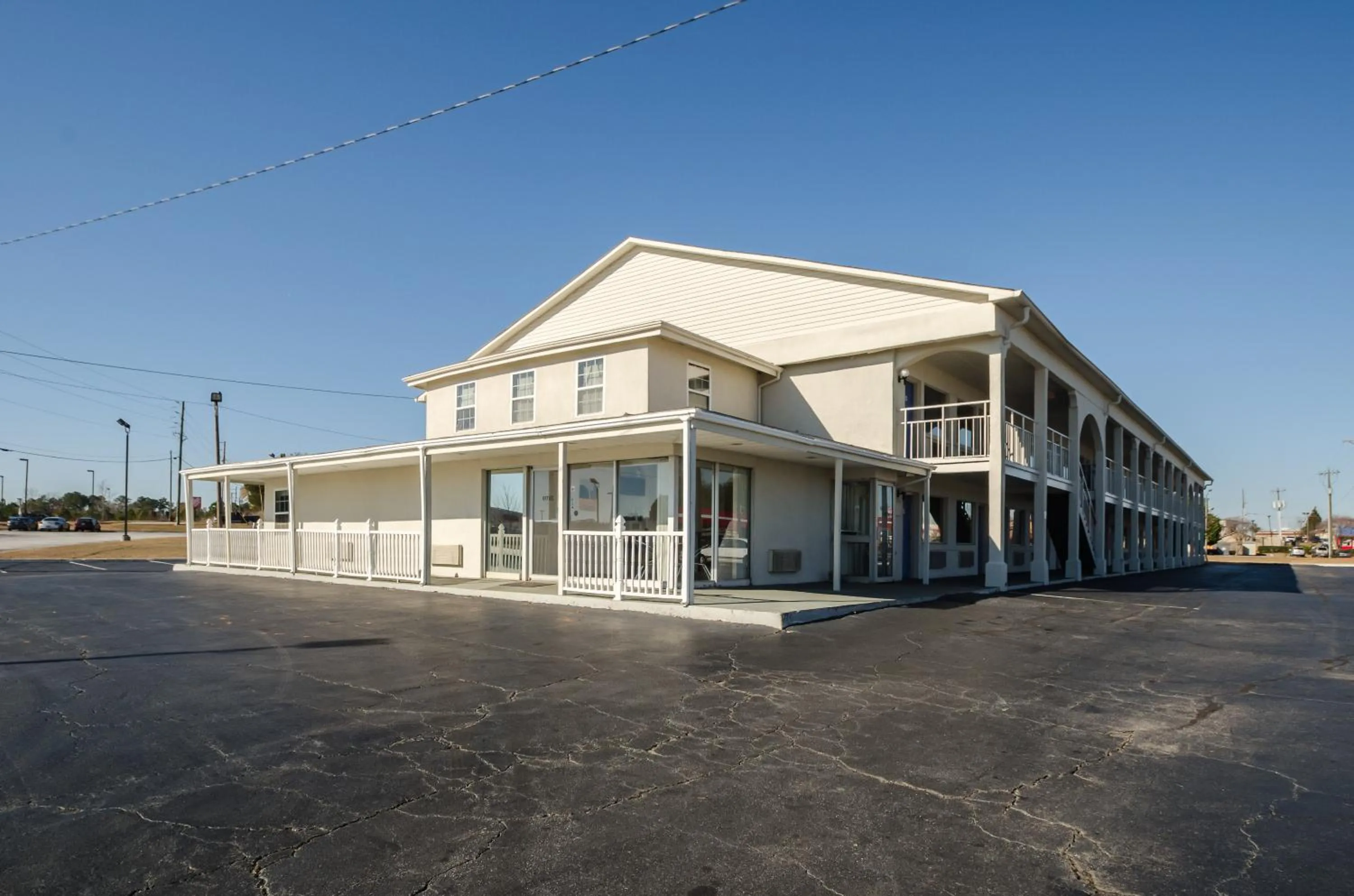 Facade/entrance in Motel 6-Commerce, GA