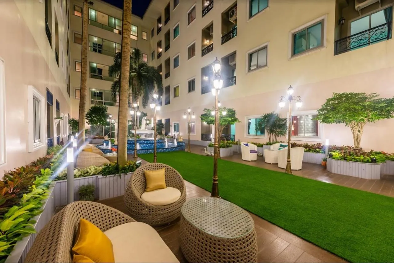 Garden in Napheera Royal Tel