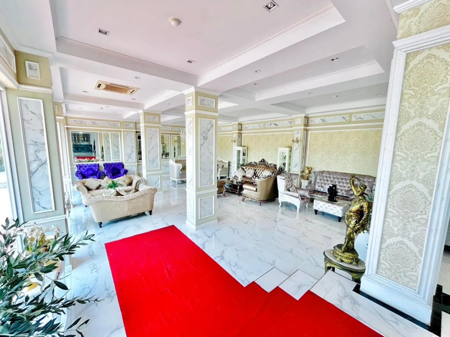 Lobby or reception in Napheera Royal Tel