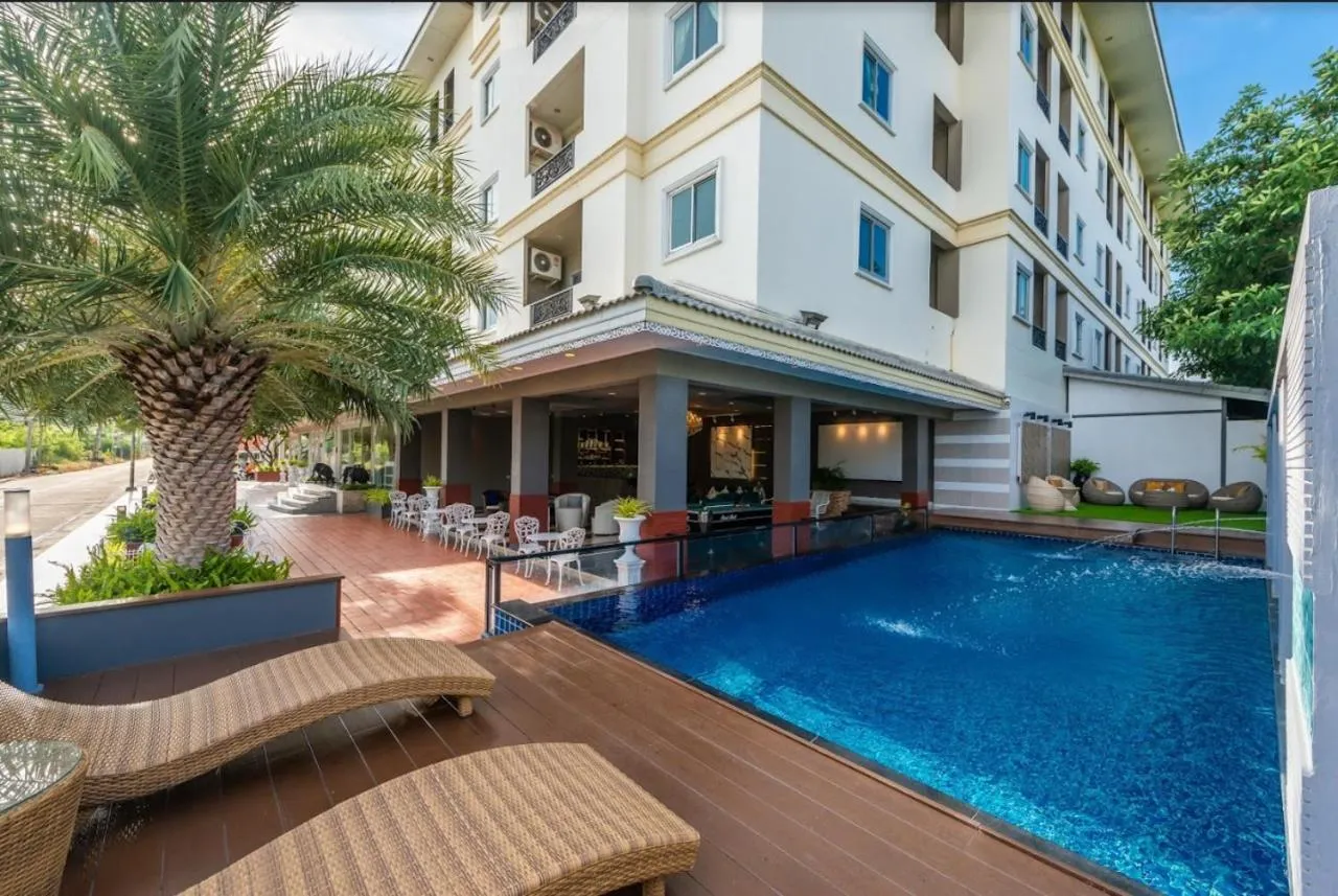 Swimming pool in Napheera Royal Tel