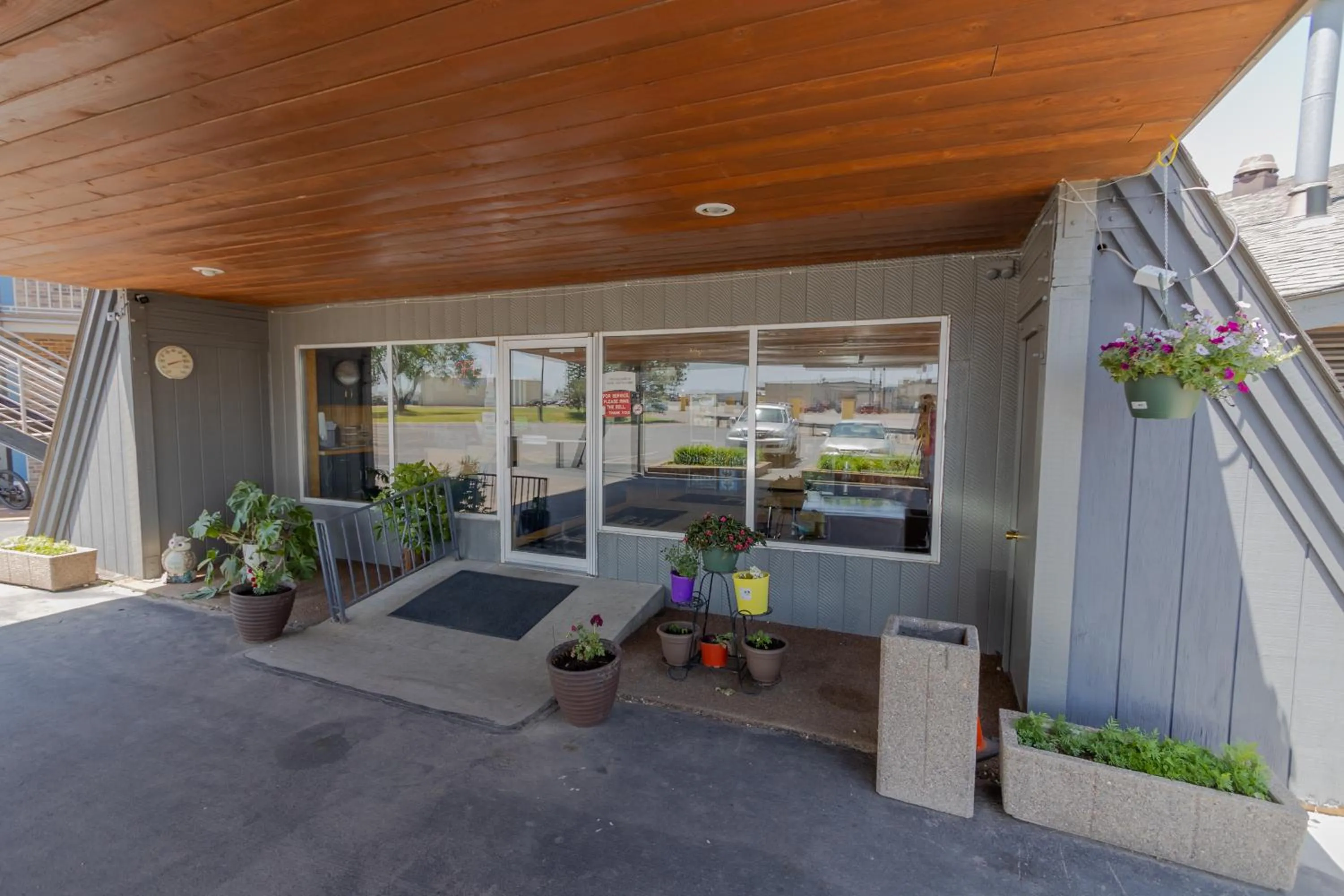 Property building in Thunderbird Lodge