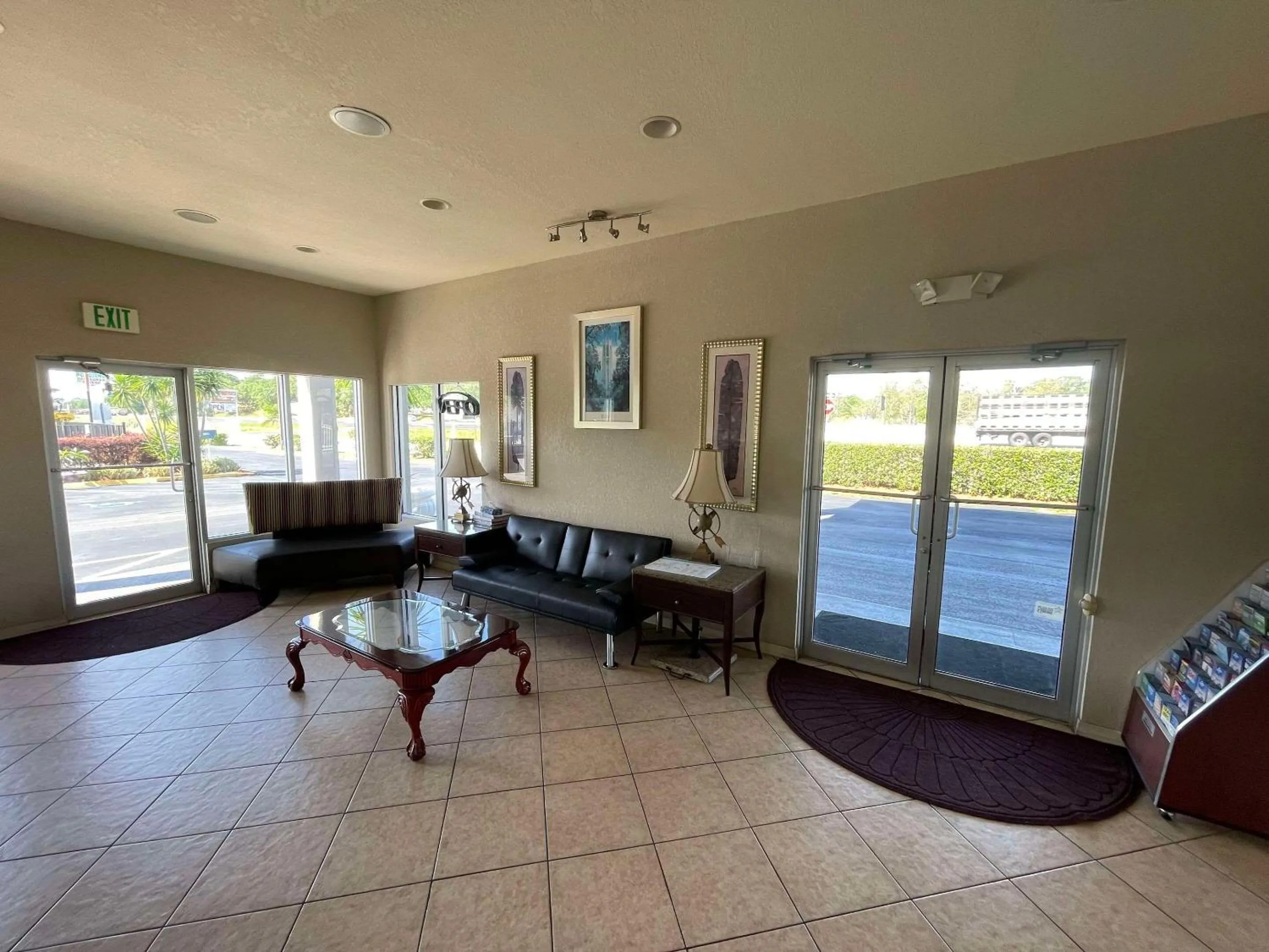 Lobby or reception in Rodeway Inn