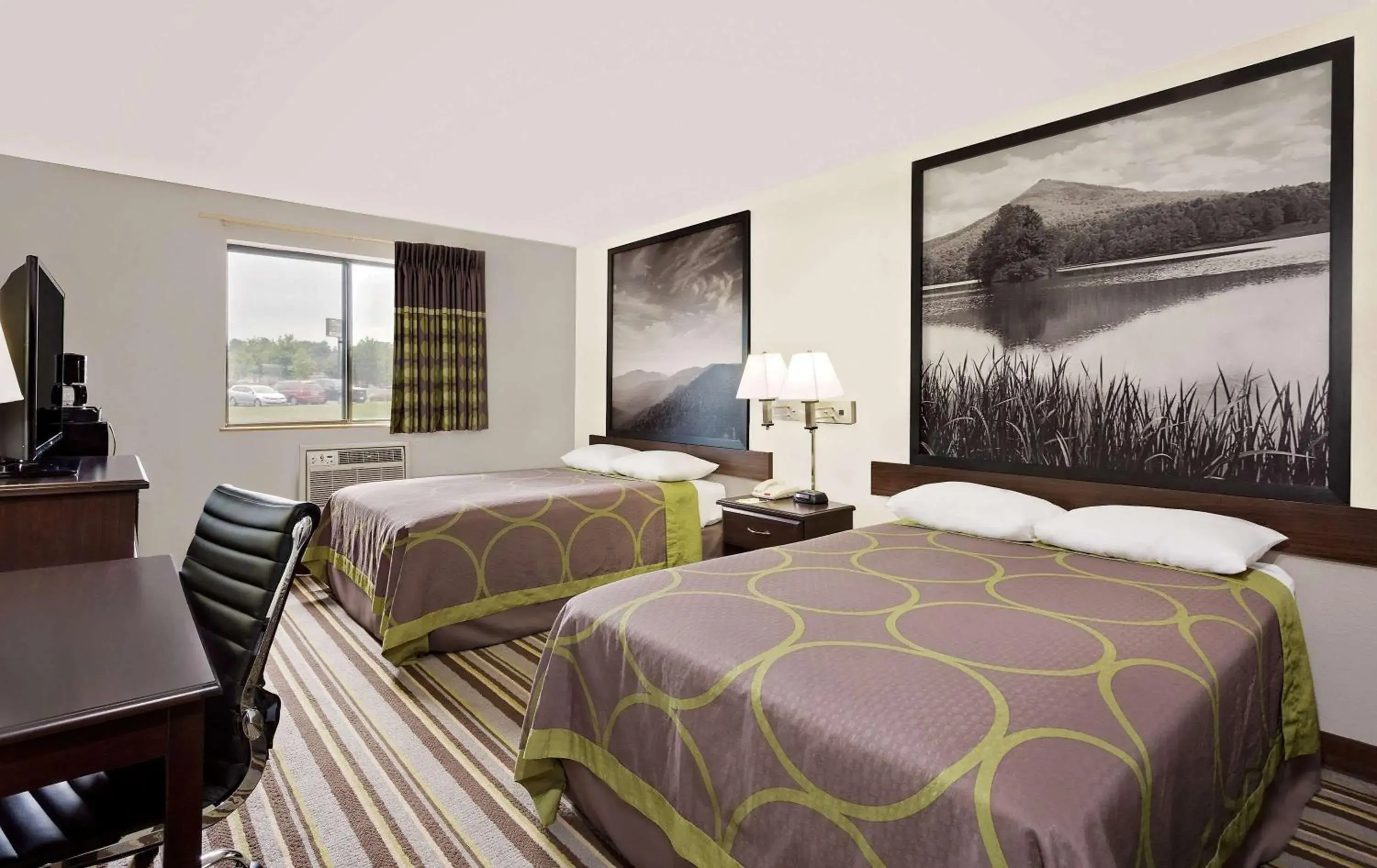 Queen Room with Two Queen Beds - Non-Smoking in Super 8 by Wyndham Waynesboro Queen Room with Two Queen Beds - Non-Smoking in Super 8 by Wyndham Waynesboro