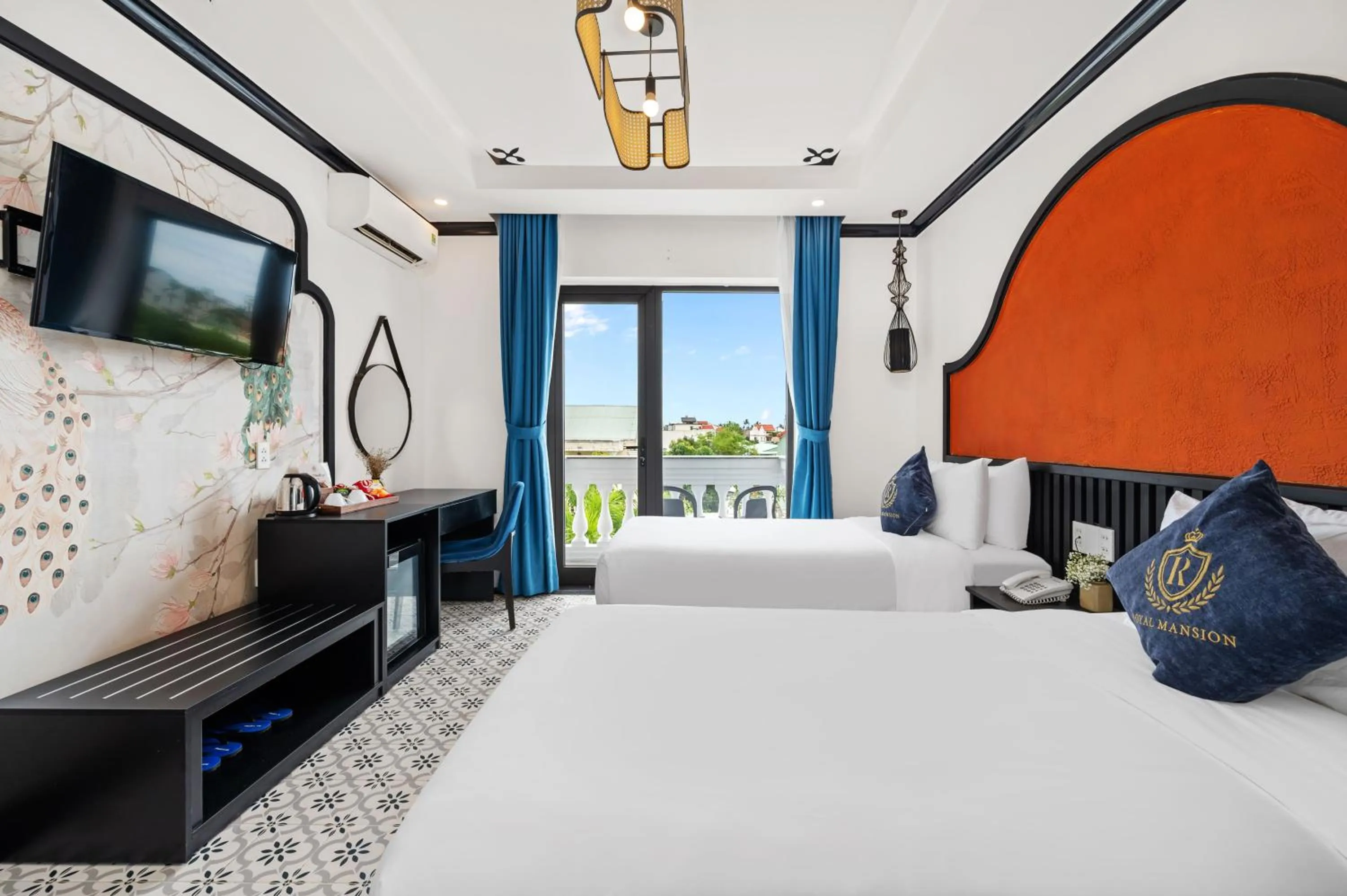 Bed in Royal Mansion Boutique Hoi An