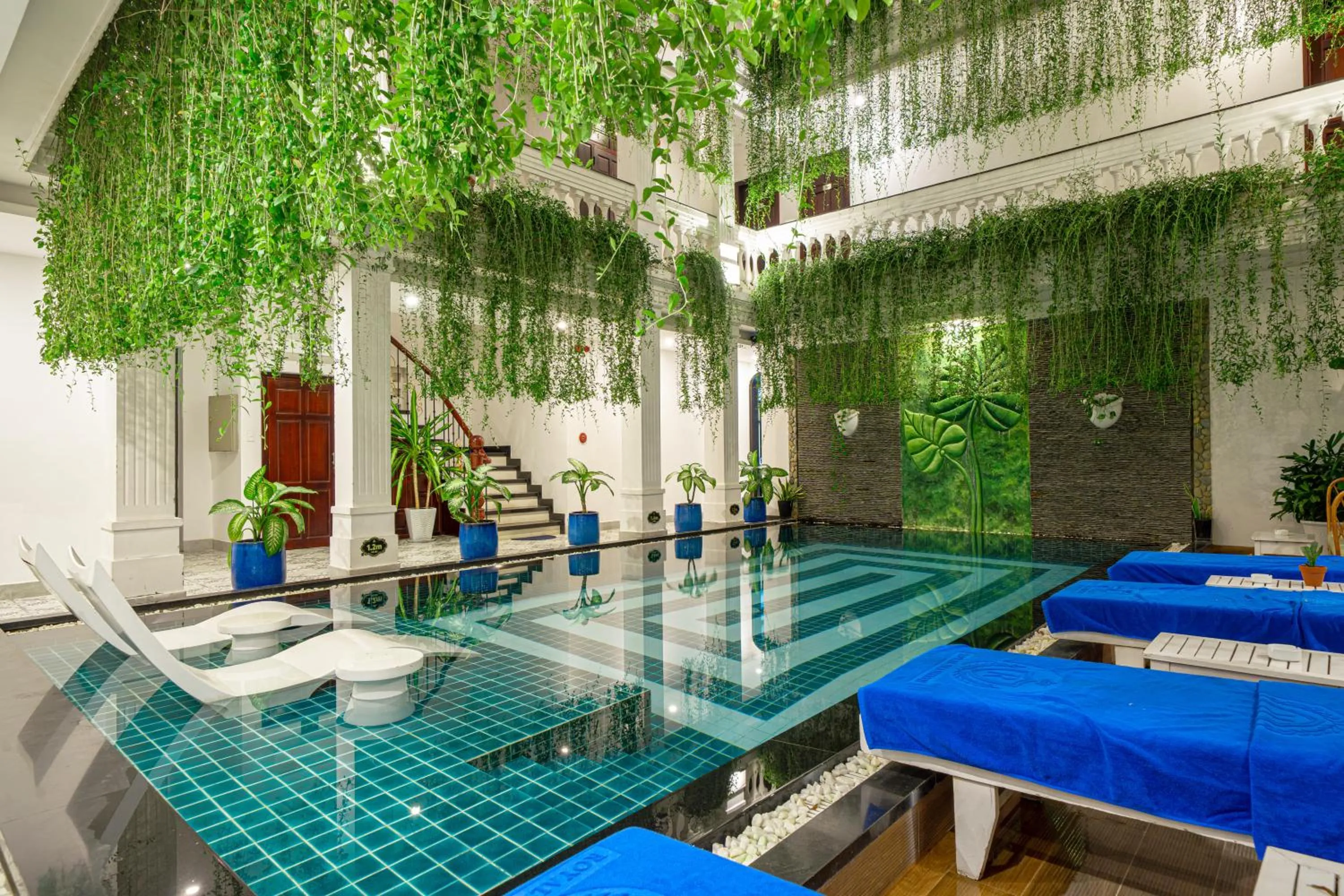 Swimming pool in Royal Mansion Boutique Hoi An