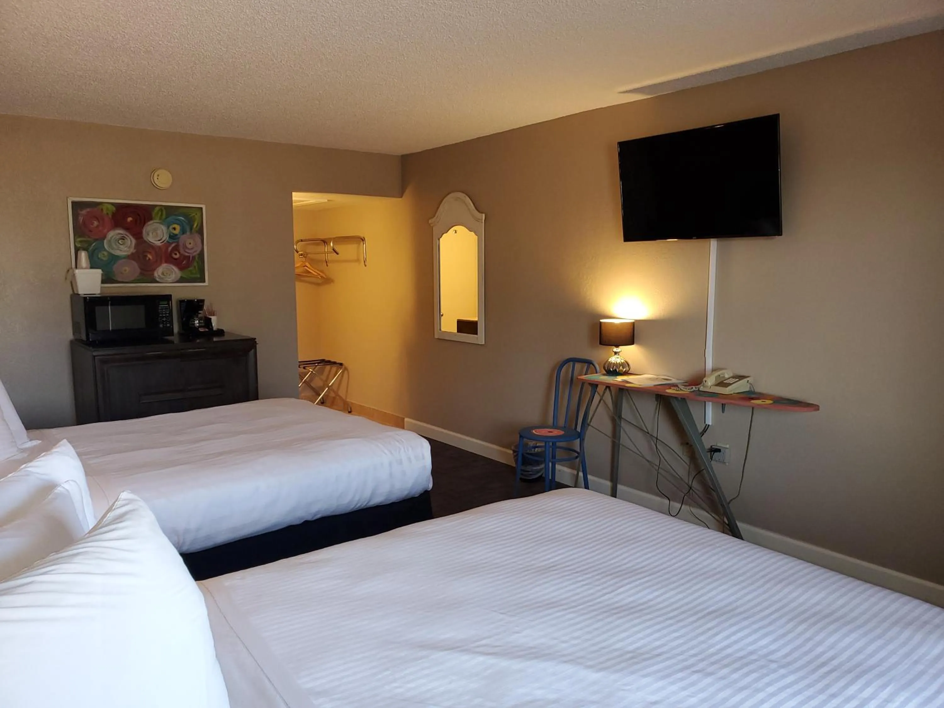 Bed in Kansas Country Inn