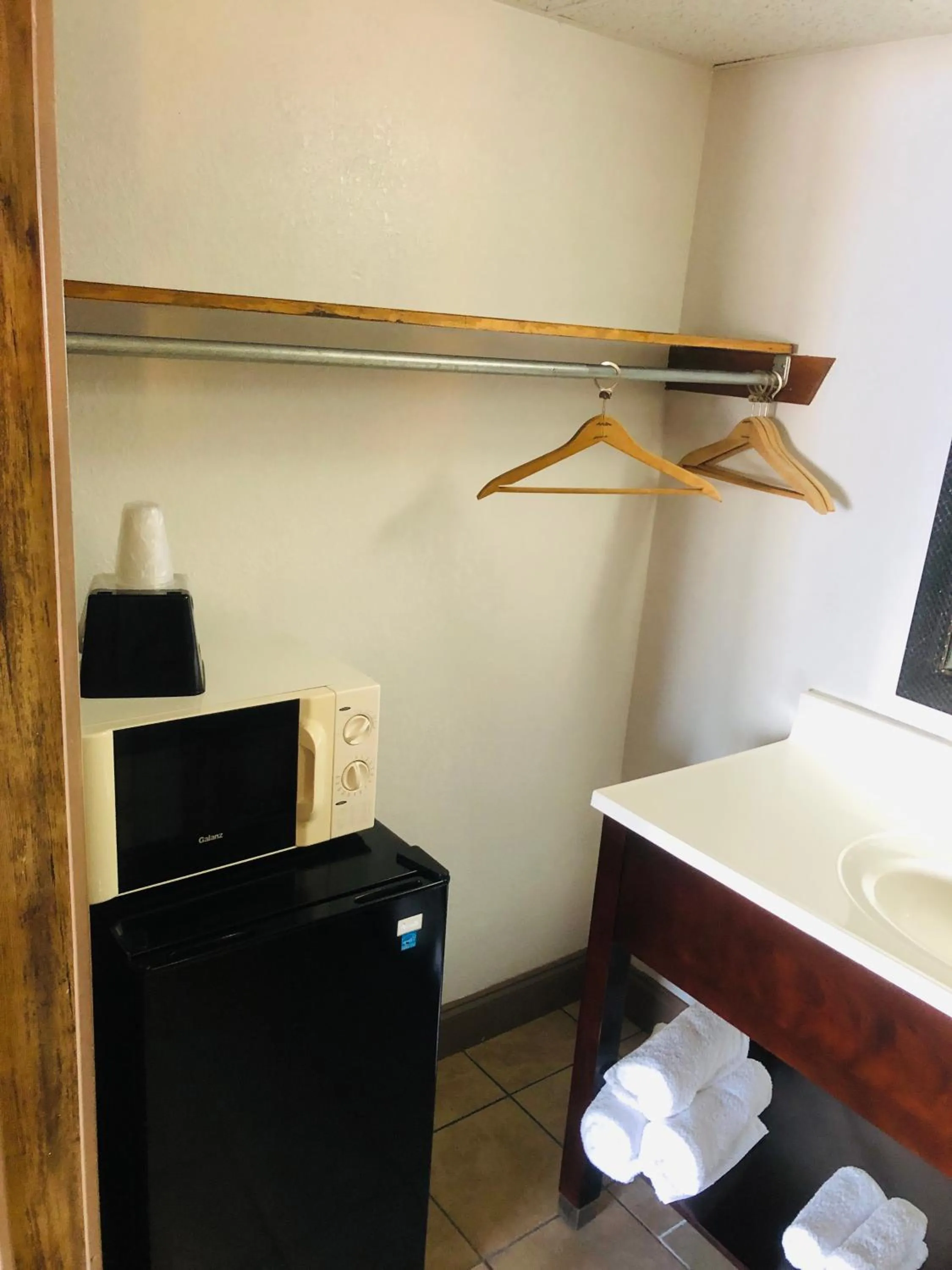 microwave in Tennessee Mountain Lodge