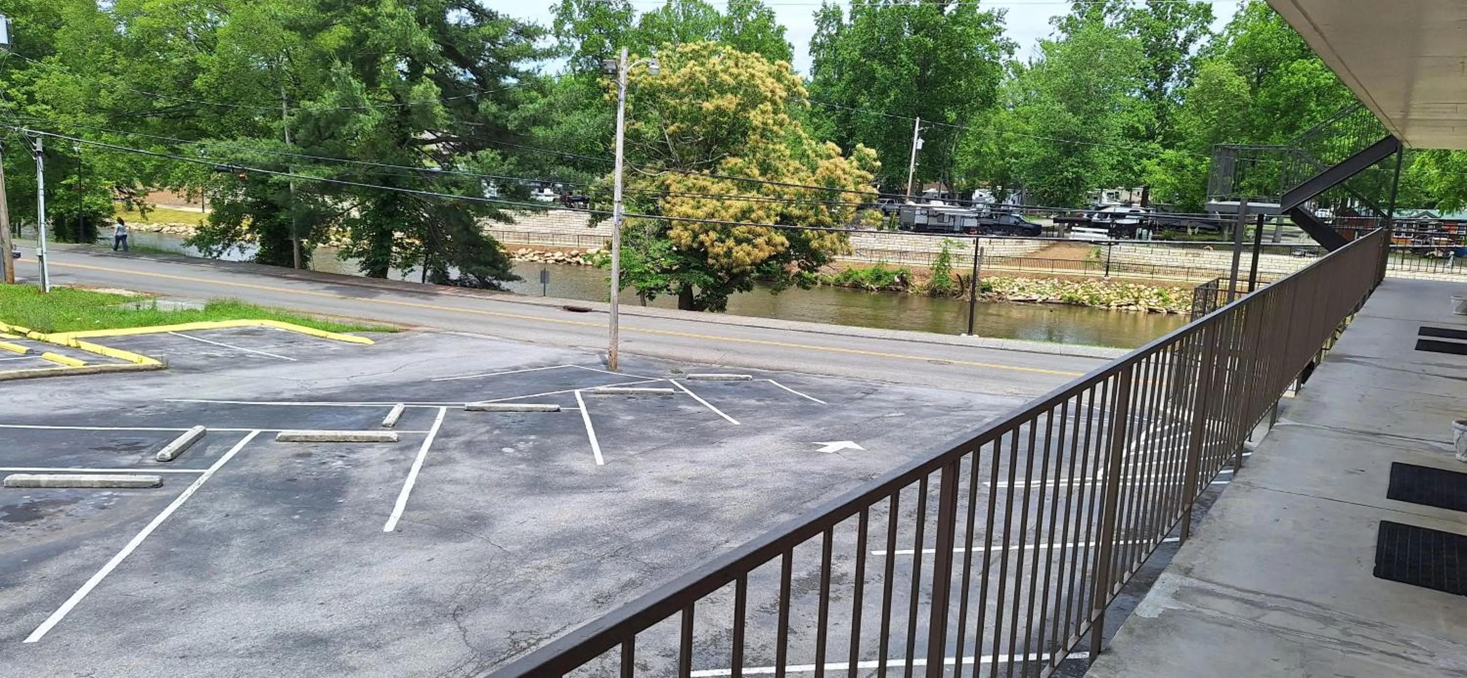 River view in Tennessee Mountain Lodge