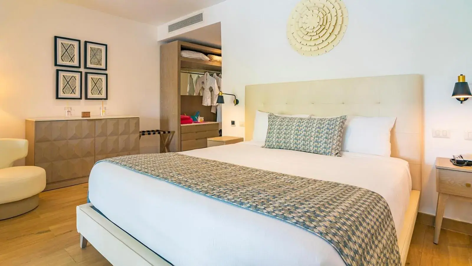 Deluxe Family Suite - single occupancy in Princess Family Club Bavaro - All Inclusive Deluxe Family Suite - single occupancy in Princess Family Club Bavaro - All Inclusive