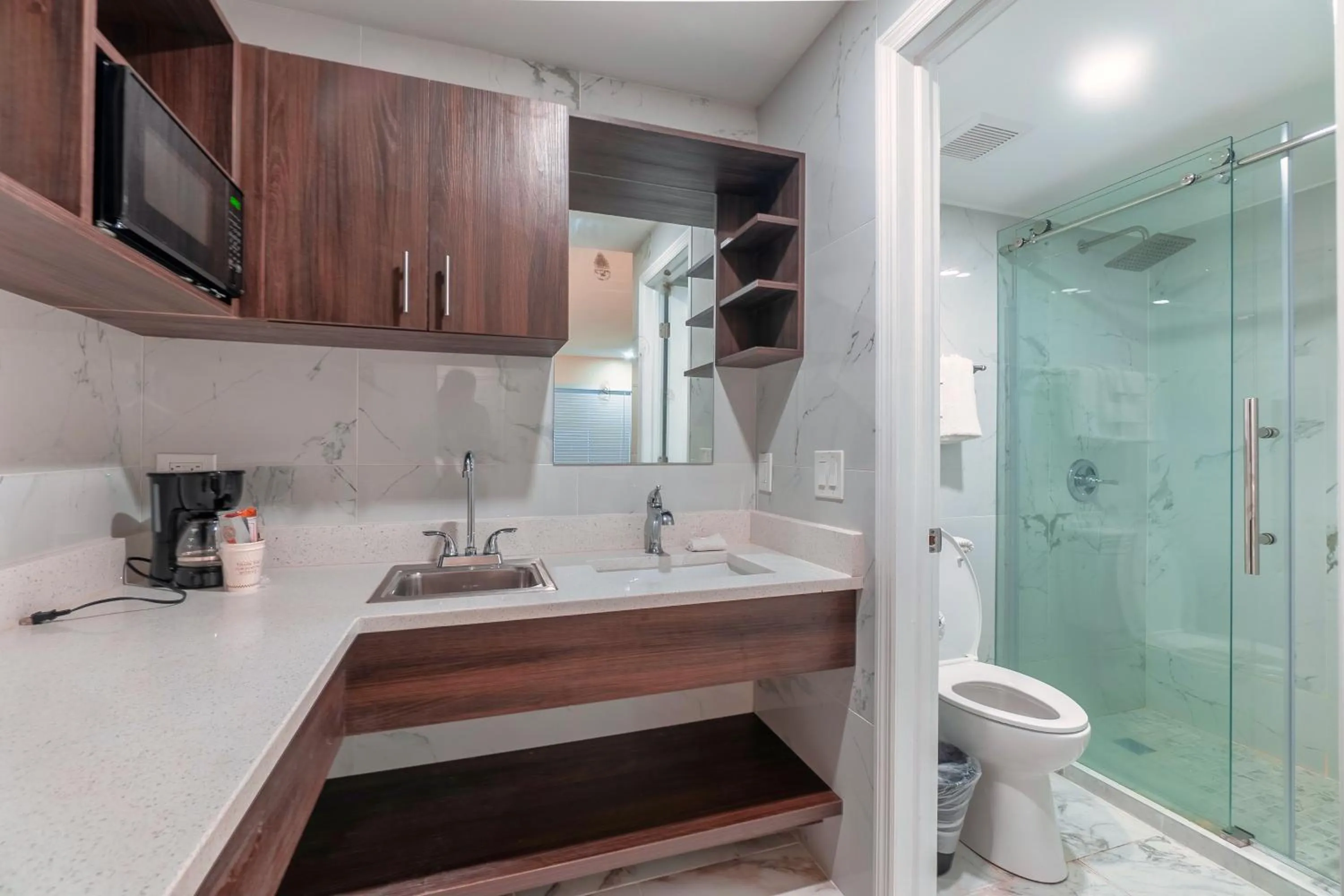 Bathroom in Sunshine Inn