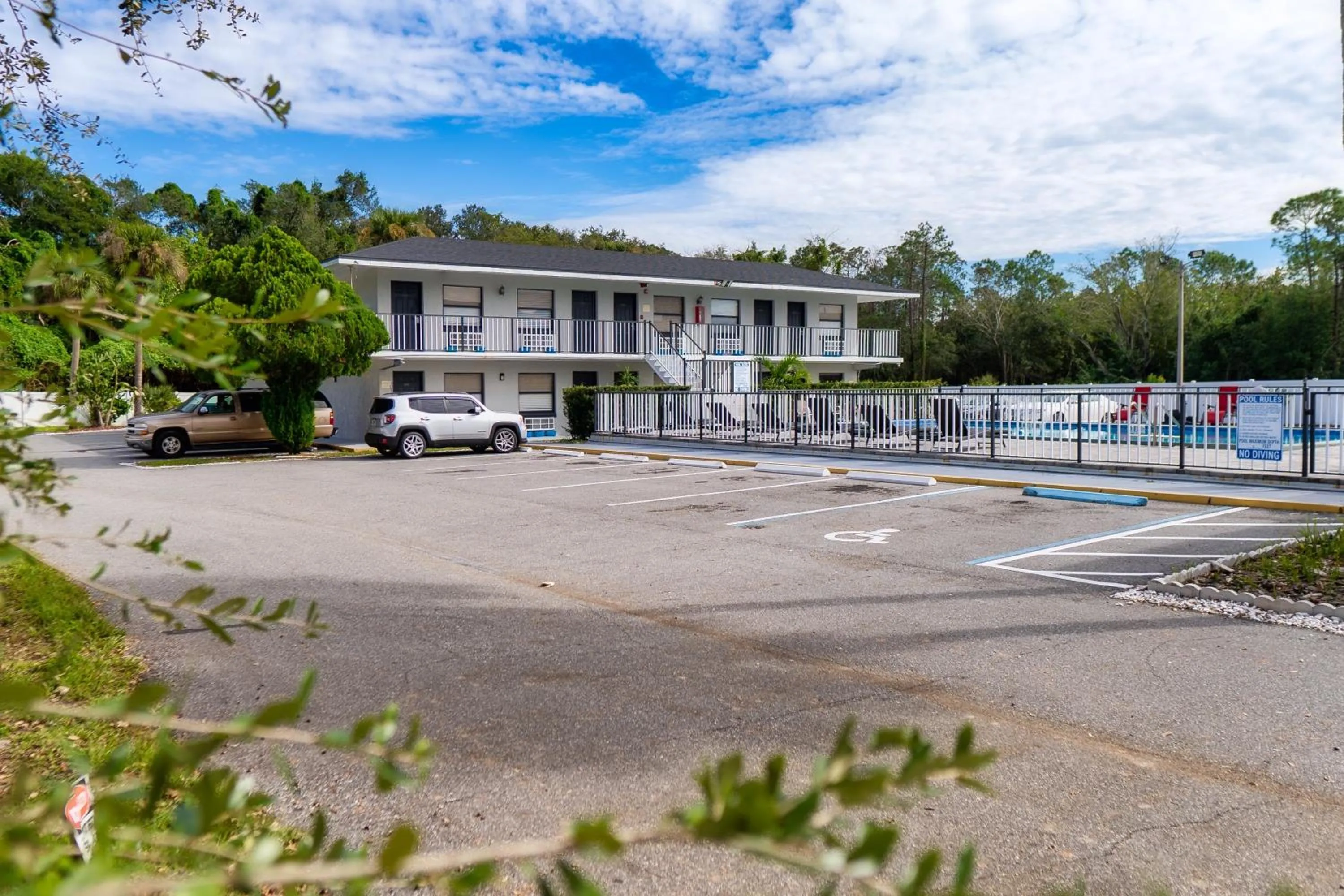 Property building in Sunshine Inn