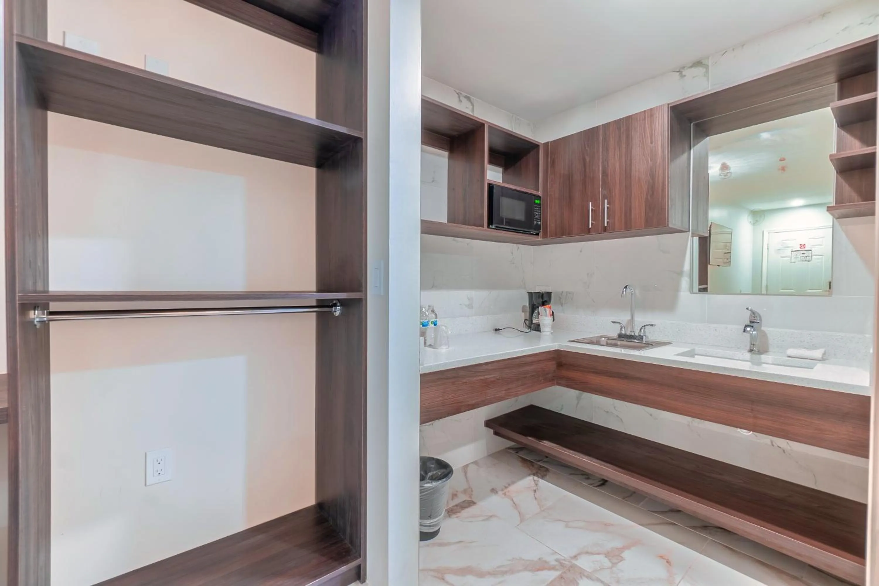 Bathroom in Sunshine Inn