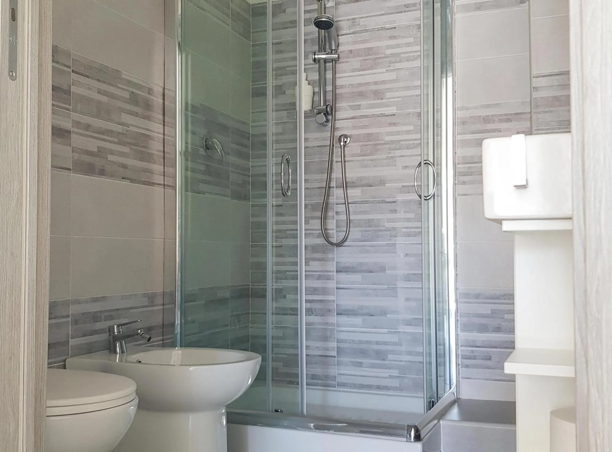 Shower in Punto Blu Relax