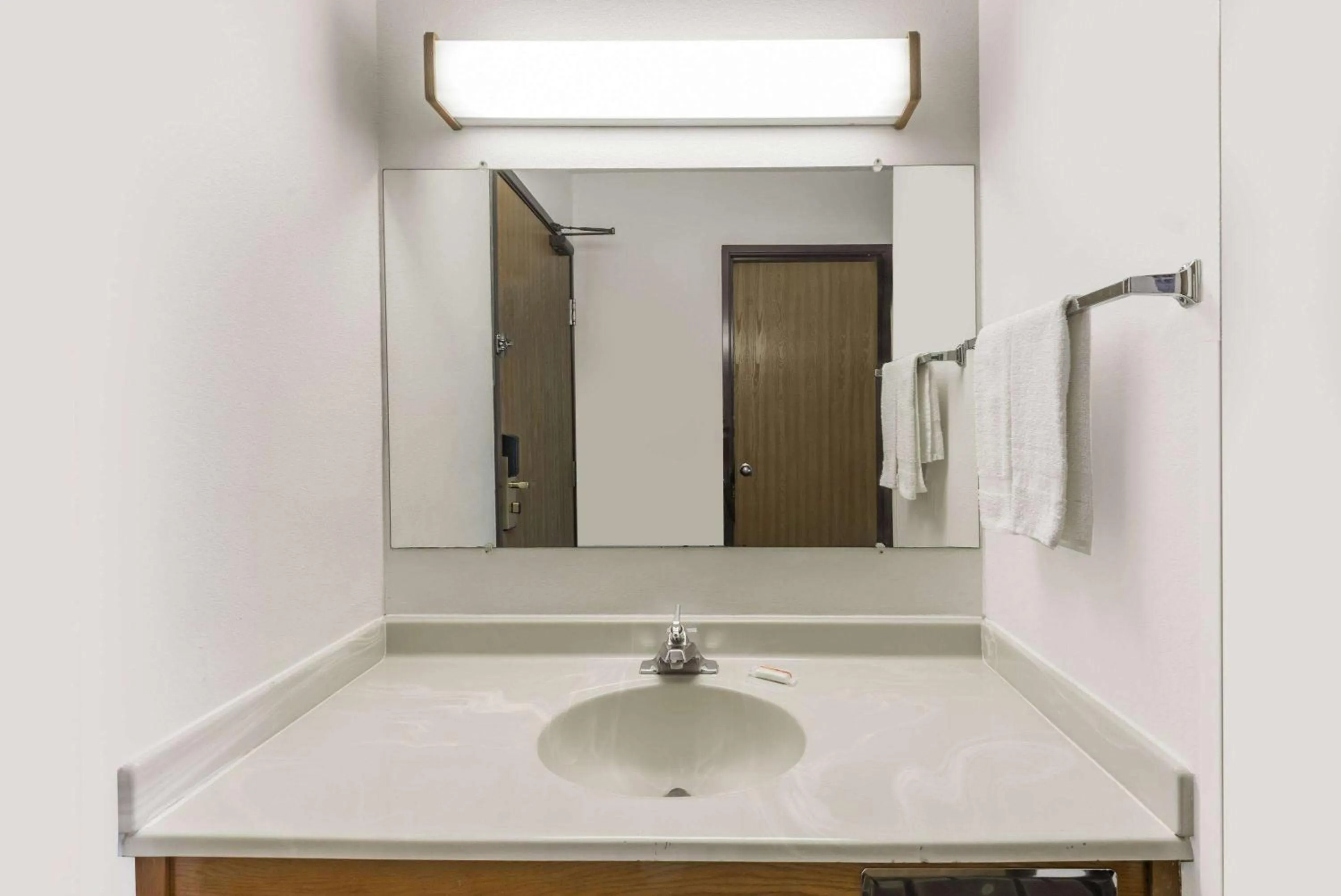 Bathroom in Super 8 by Wyndham Coshocton Roscoe Village