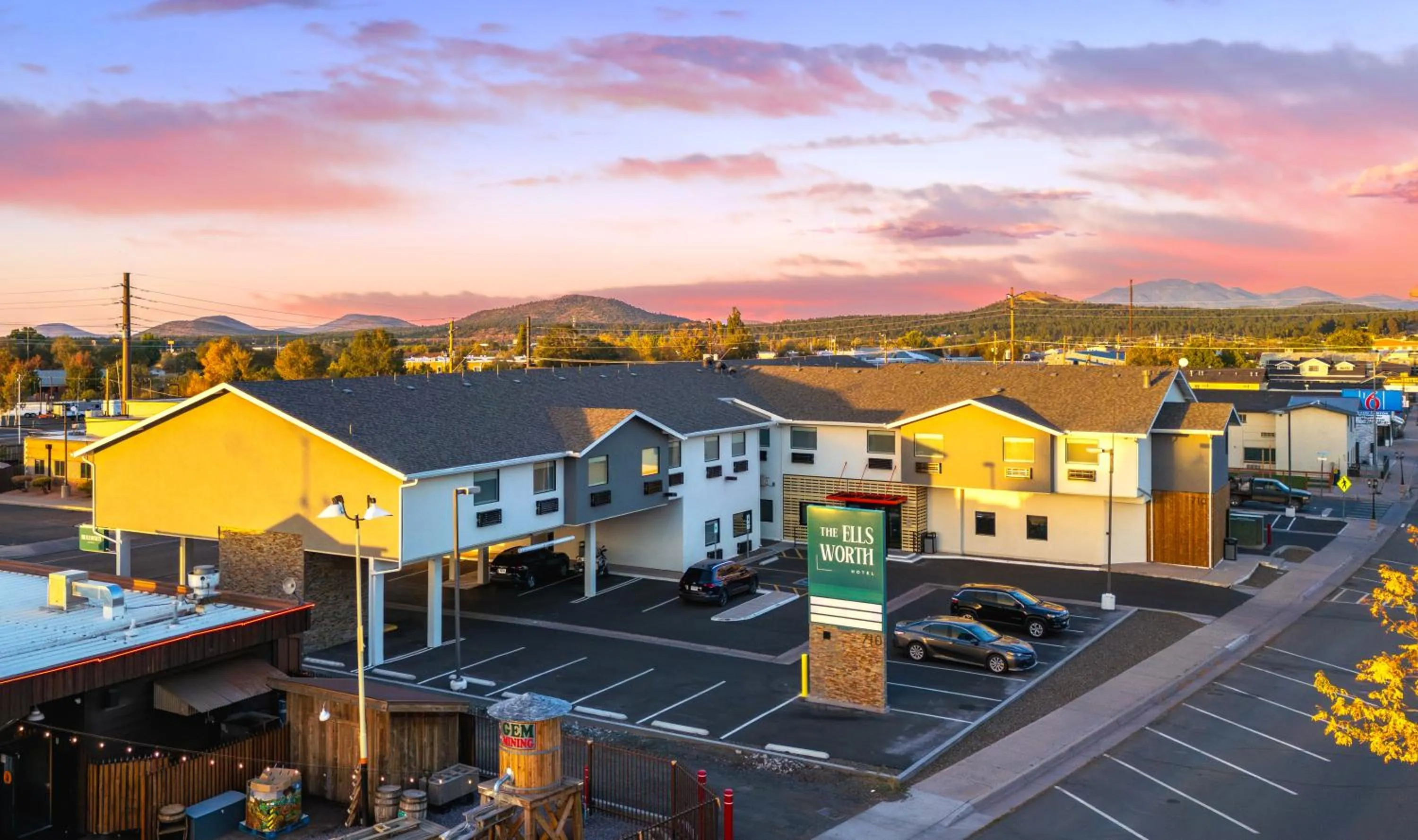 Property building in The Ellsworth Hotel, an Ascend Collection Hotel
