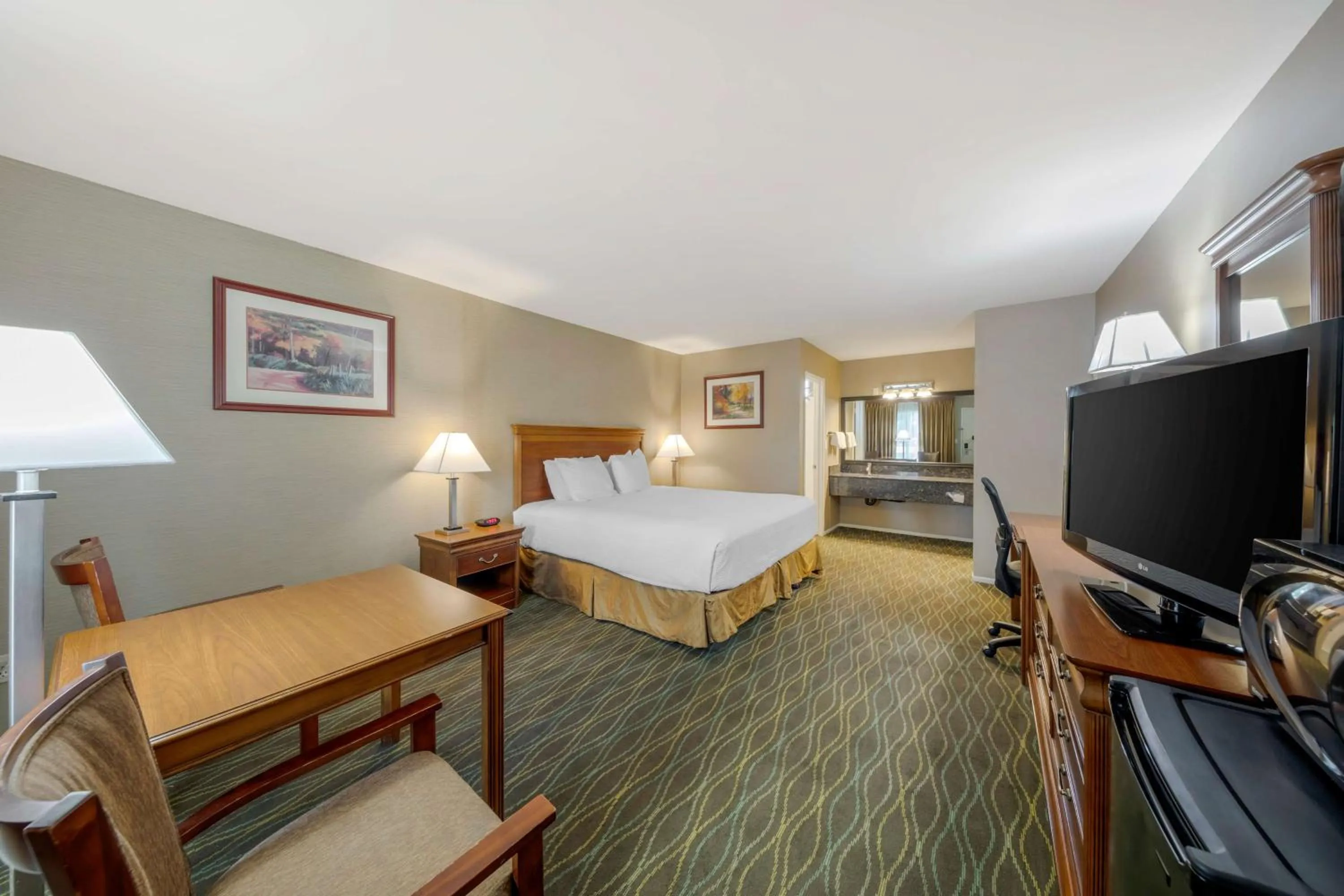 Bedroom, Bed in Best Western La Posada Motel