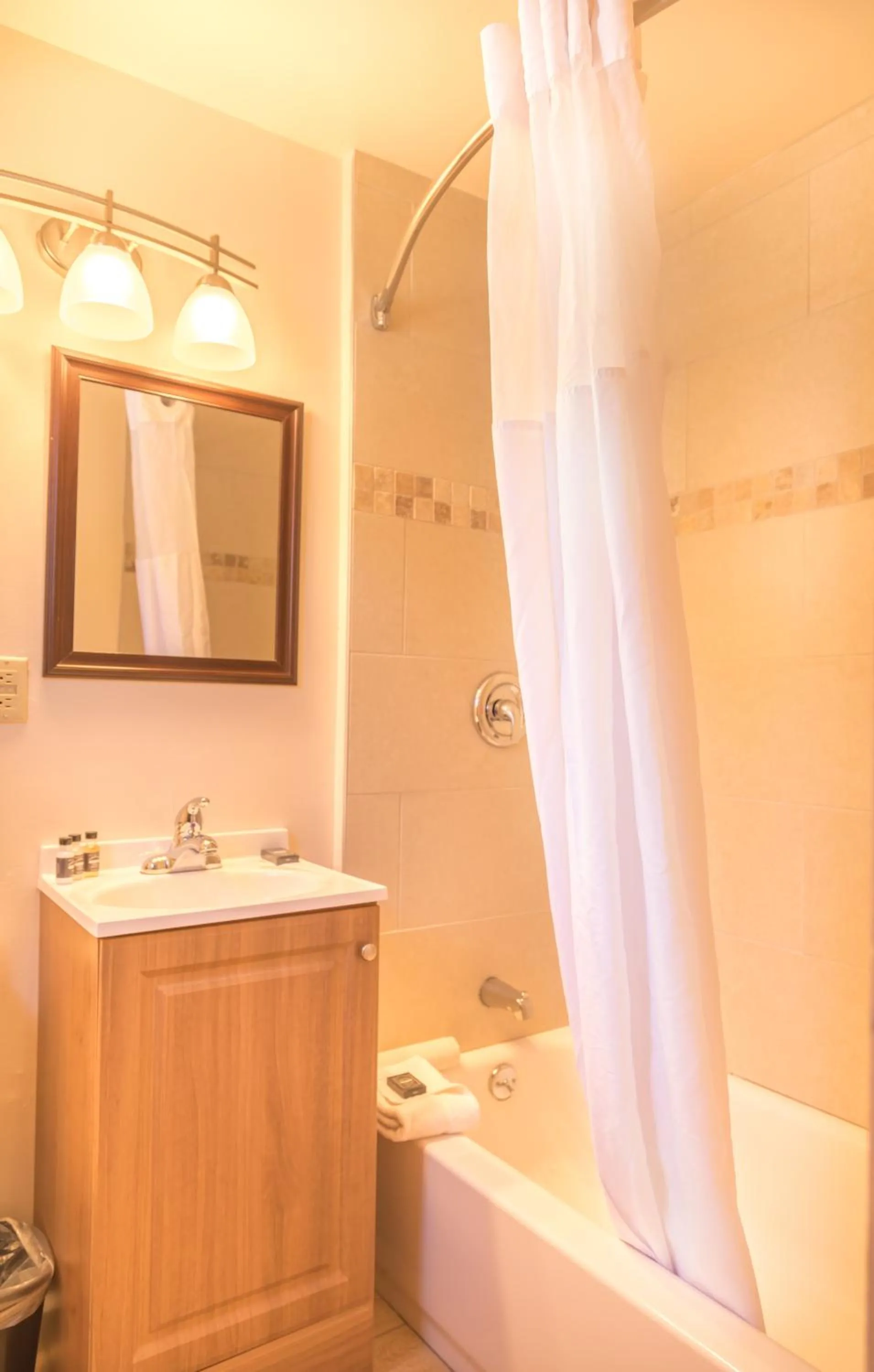 Bathroom in Alpine Trail Ridge Inn