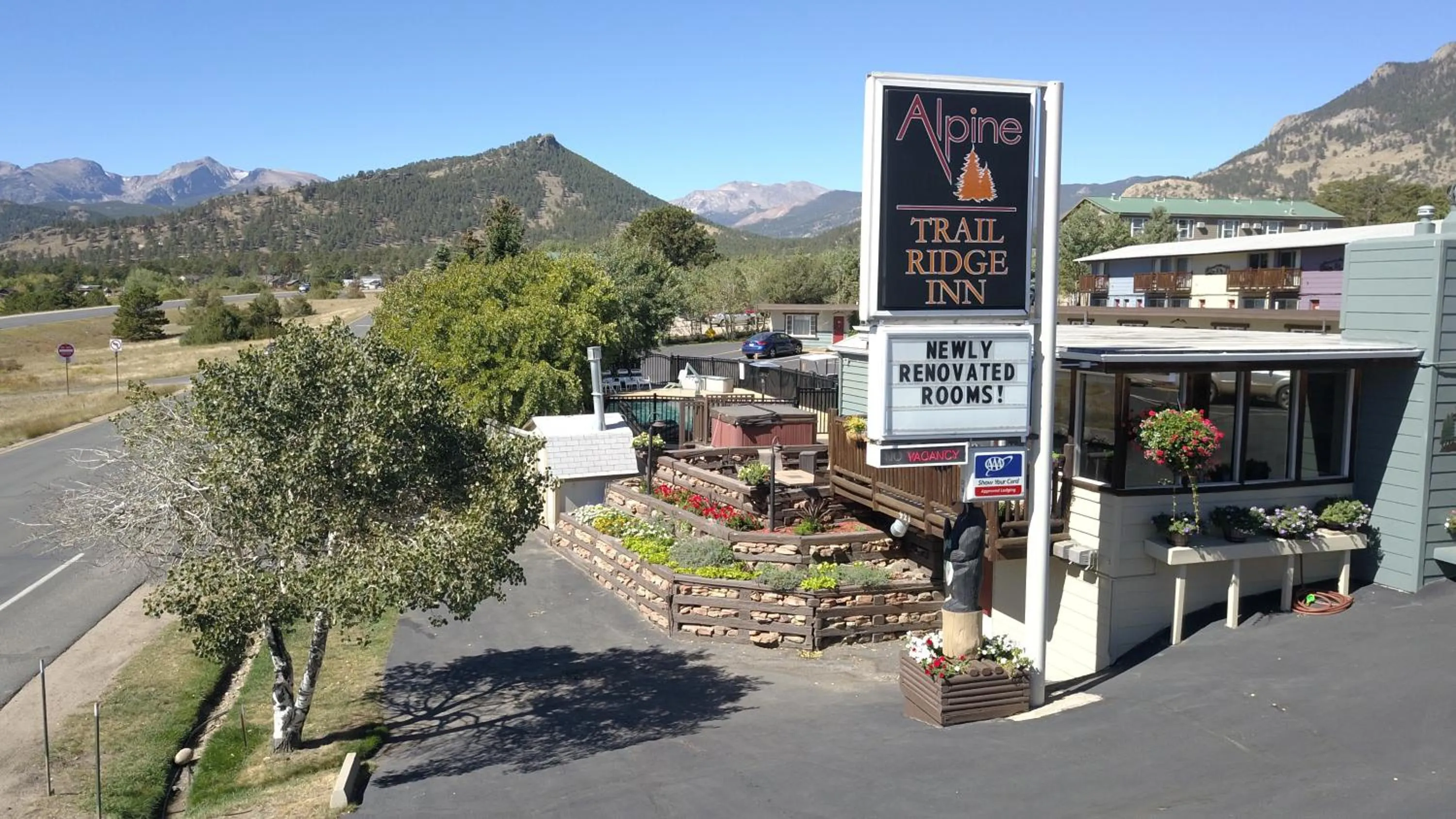 Patio in Alpine Trail Ridge Inn