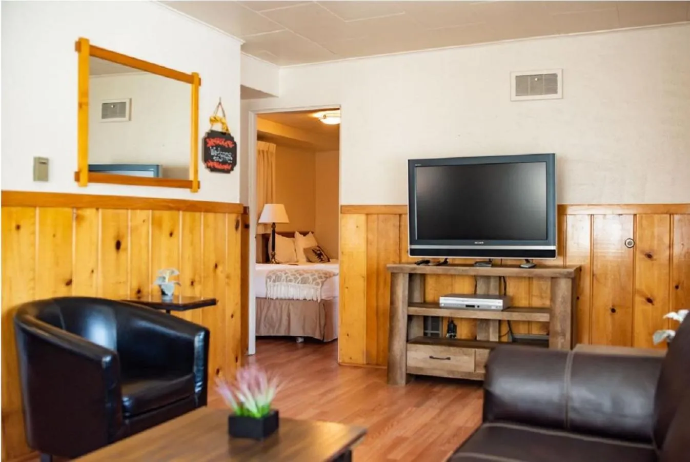 Living room in Alpine Trail Ridge Inn