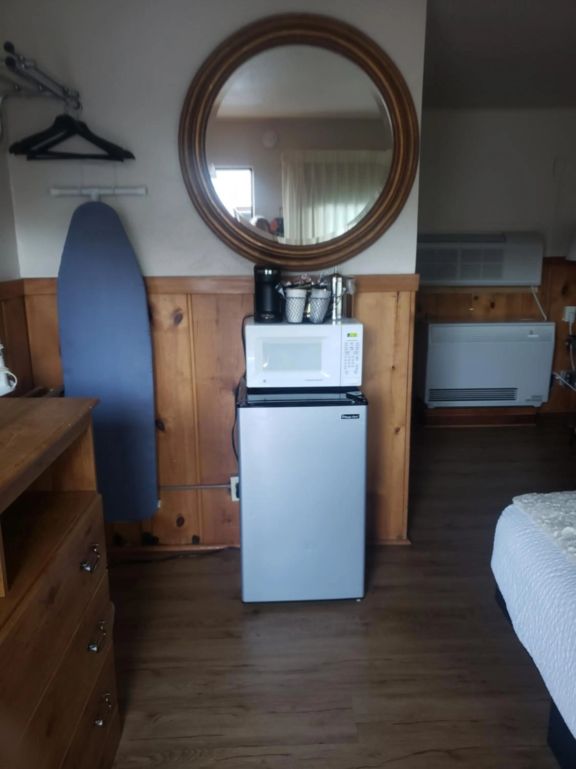 minibar, Bed in Alpine Trail Ridge Inn