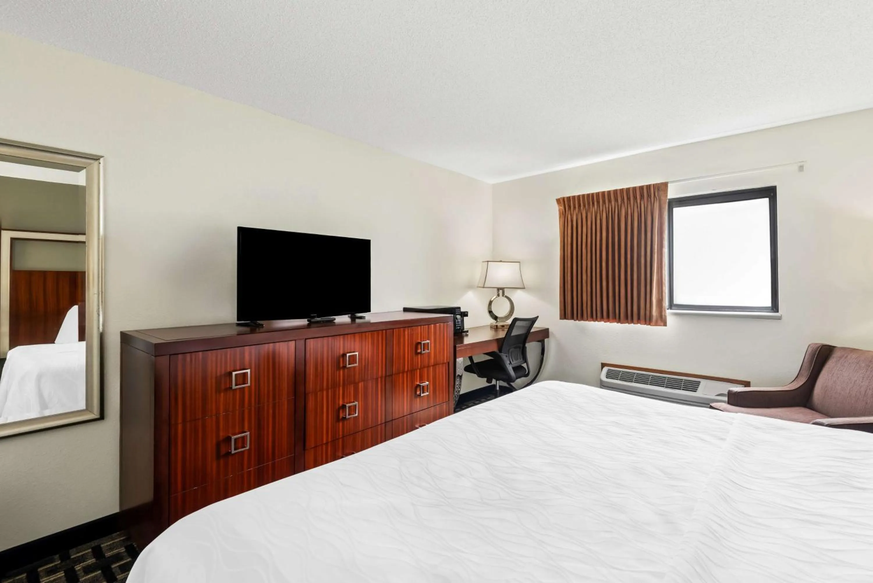 Bedroom, Bed in SureStay Hotel by Best Western Manchester