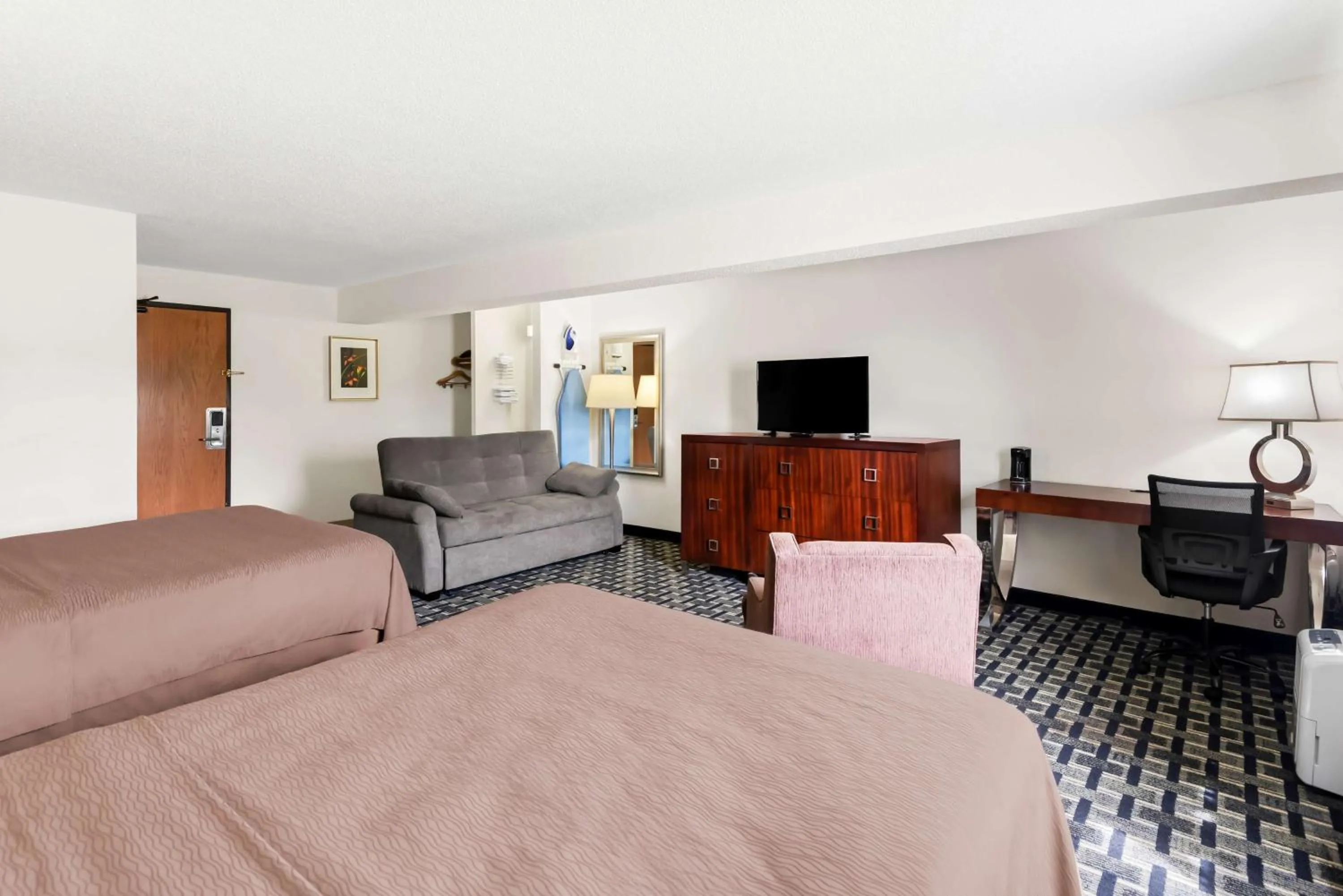 Bedroom, Bed in SureStay Hotel by Best Western Manchester