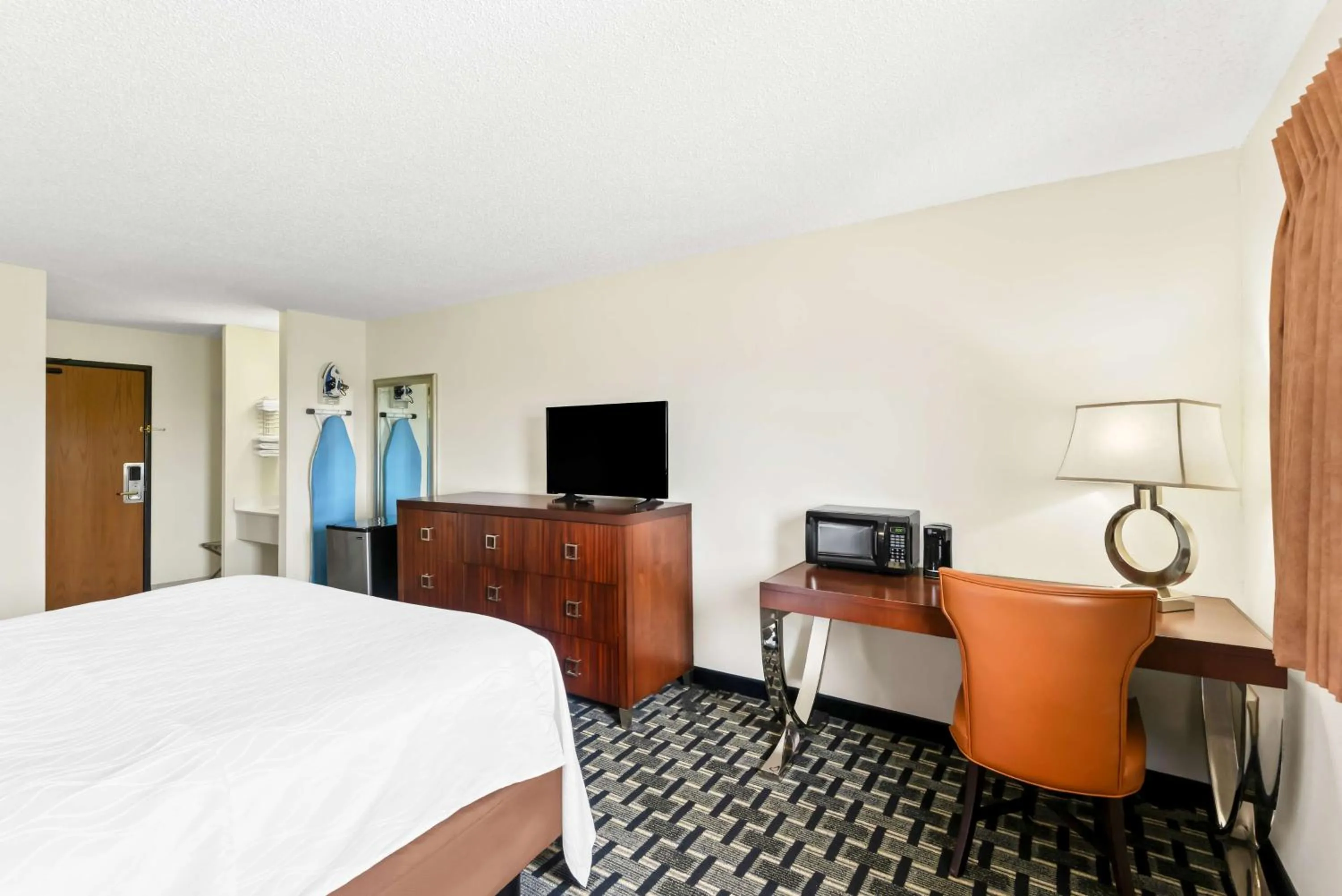 Bedroom, Bed in SureStay Hotel by Best Western Manchester