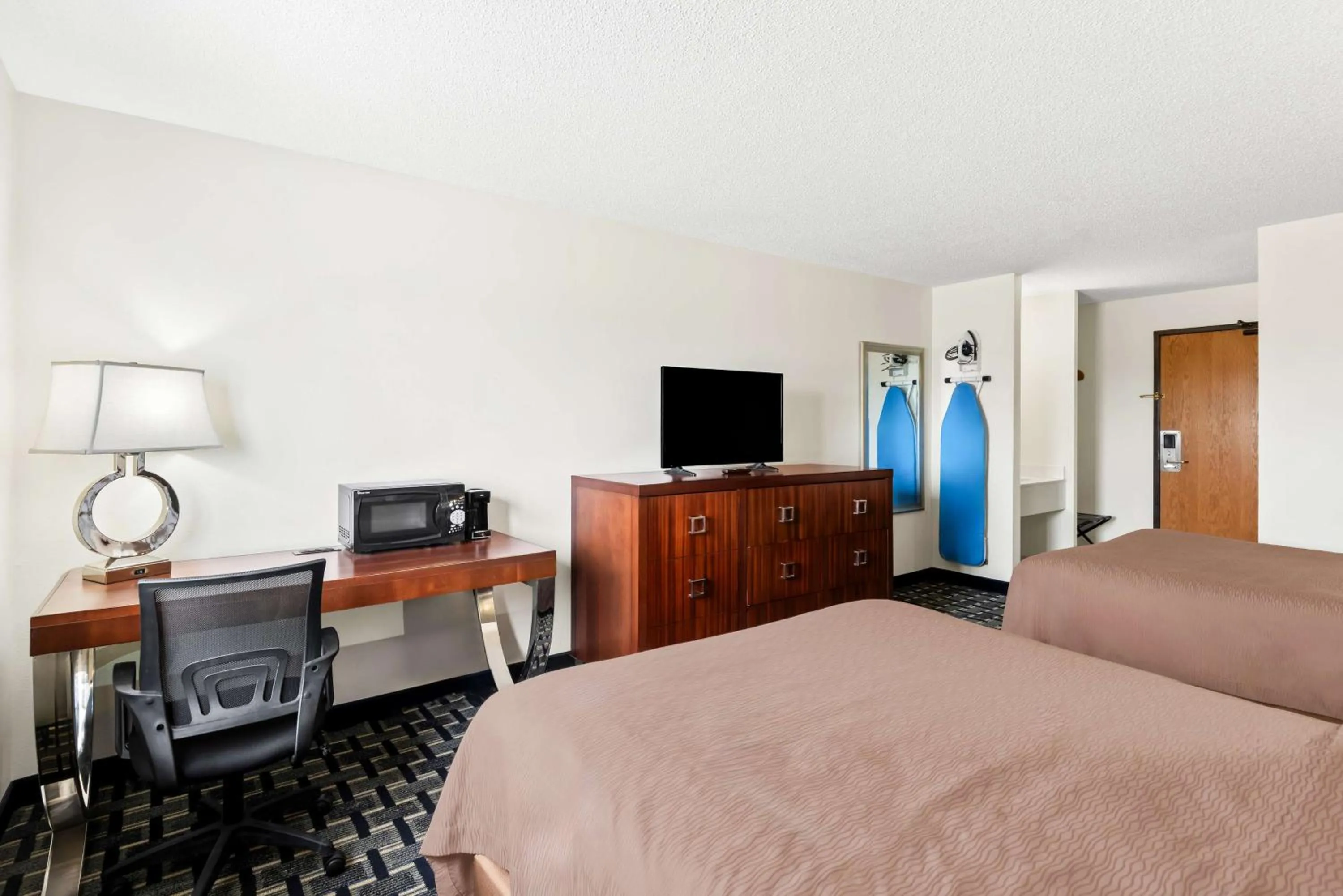 Bedroom, Bed in SureStay Hotel by Best Western Manchester