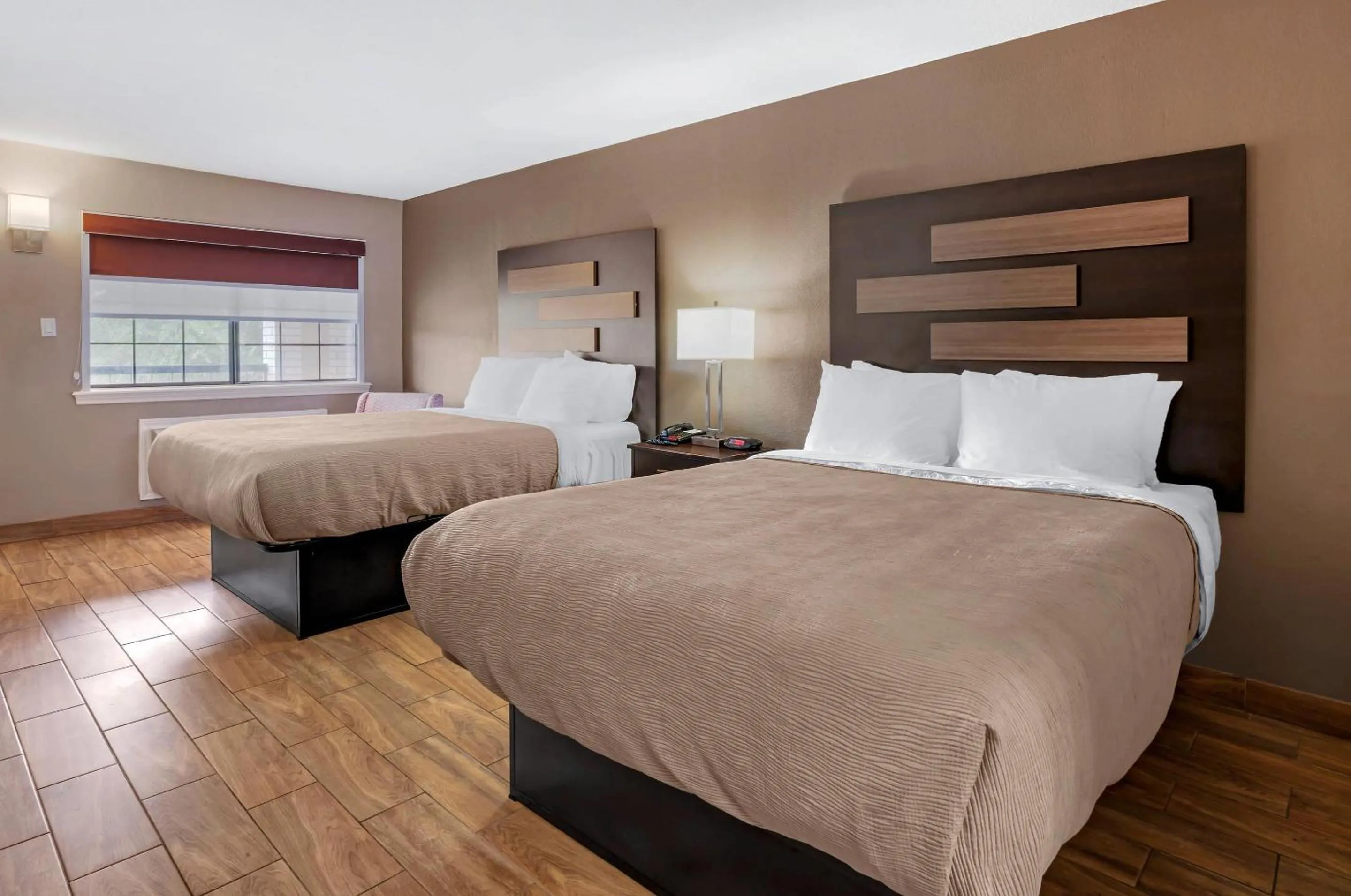 Bedroom, Bed in Quality Inn & Suites New Boston - Texarkana West