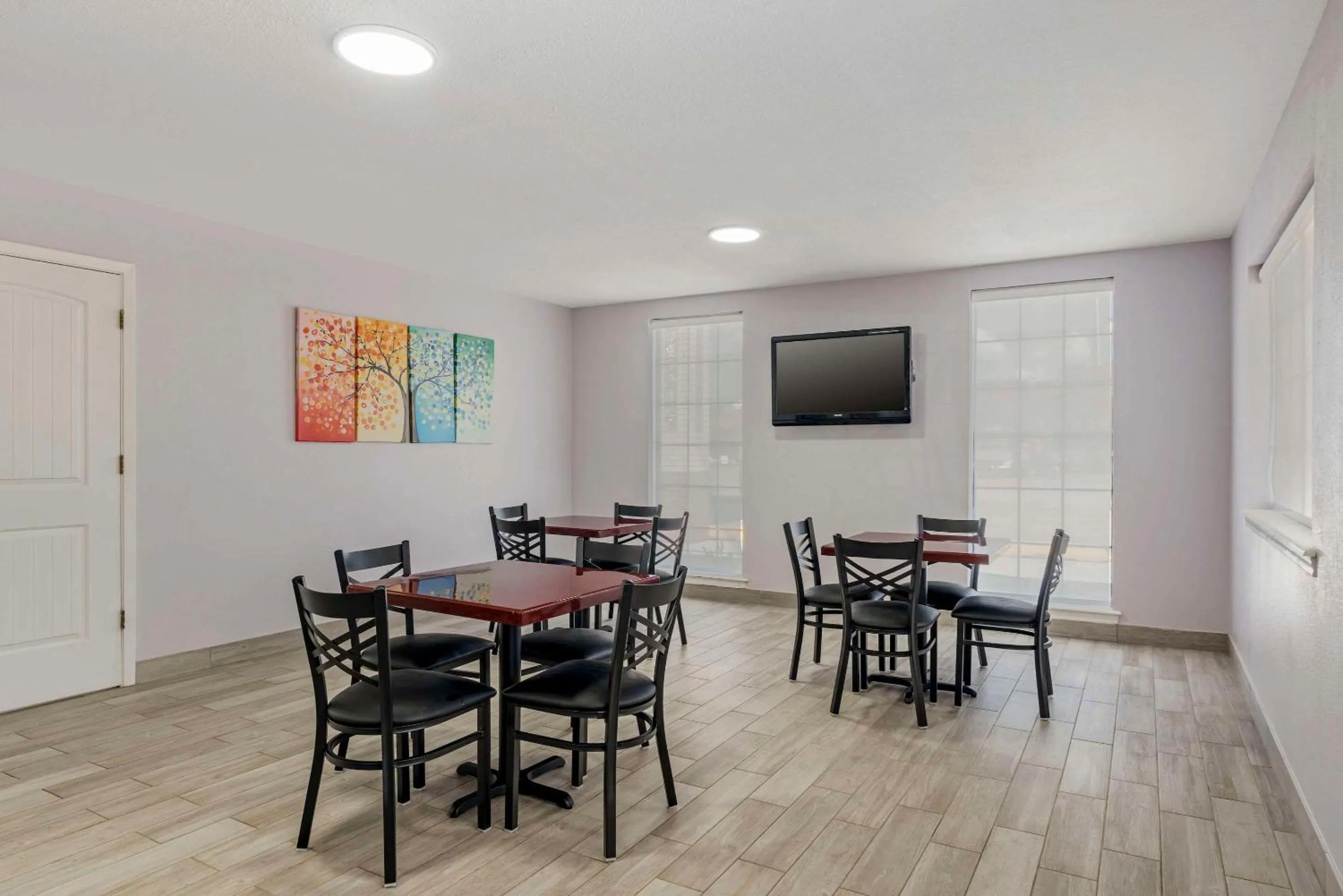 Breakfast in Americas Best Value Inn New Boston