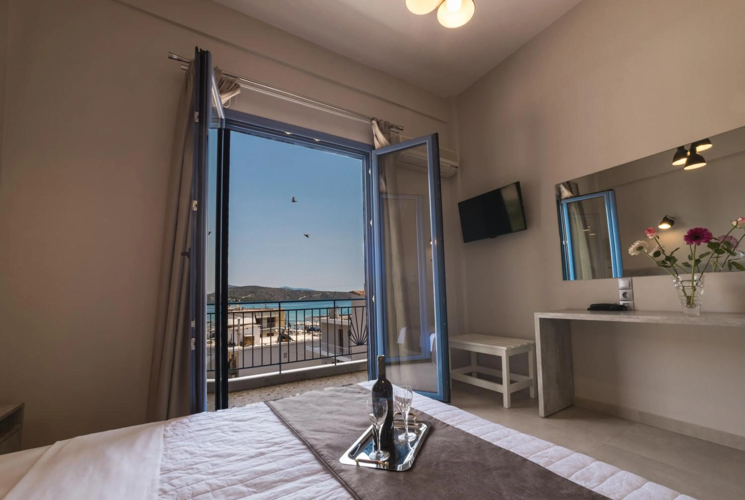 TV and multimedia in Vivari Acta