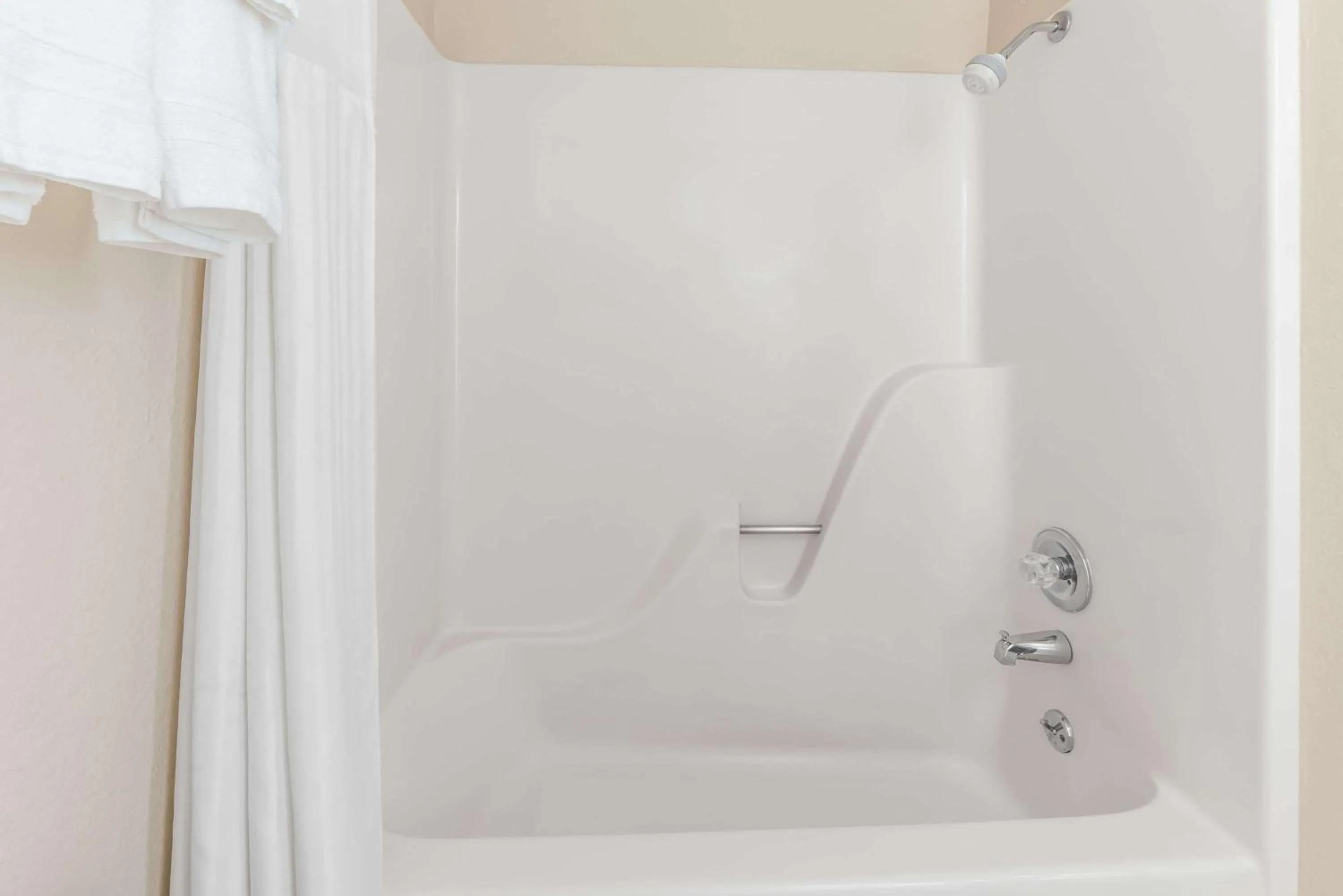 Photo of the whole room in Days Inn by Wyndham Russell