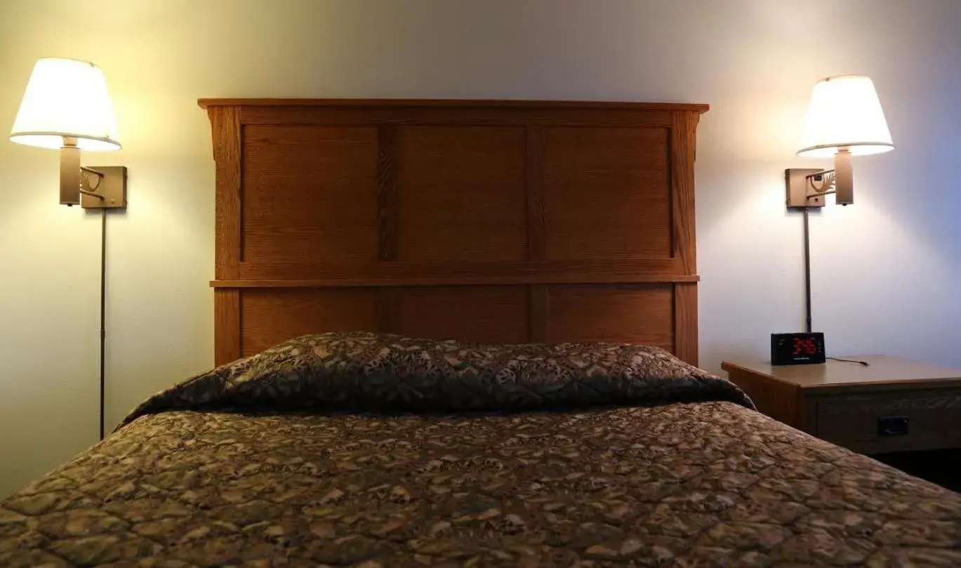 Queen Room in Bozeman Inn Queen Room in Bozeman Inn